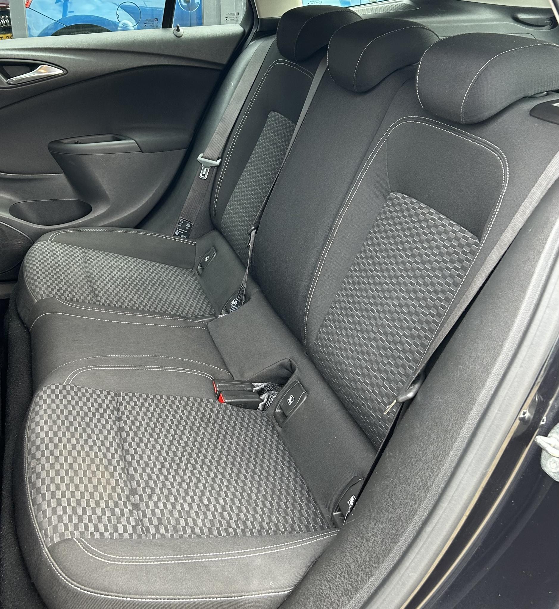 Foto van Opel Astra Sports Tourer+
