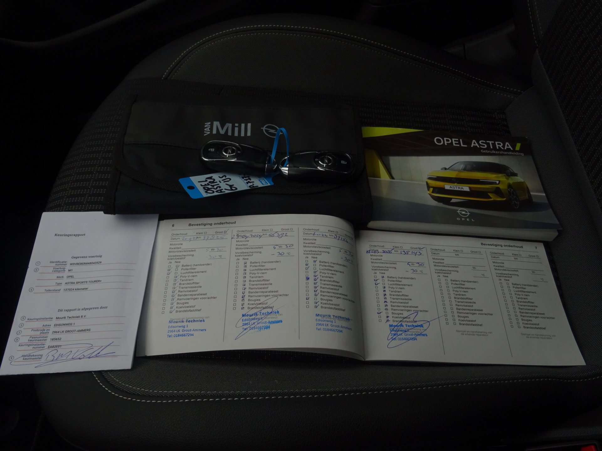 Foto van Opel Astra Sports Tourer+