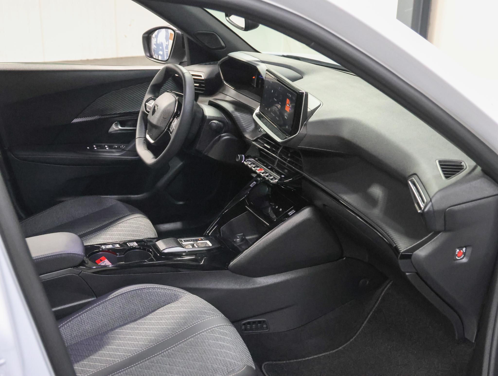 Foto van Peugeot E-2008