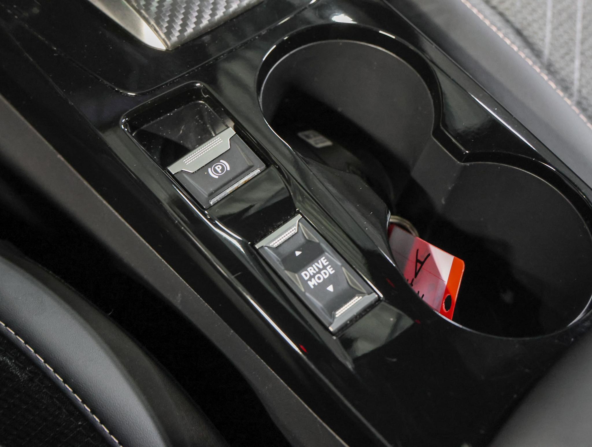 Foto van Peugeot E-2008