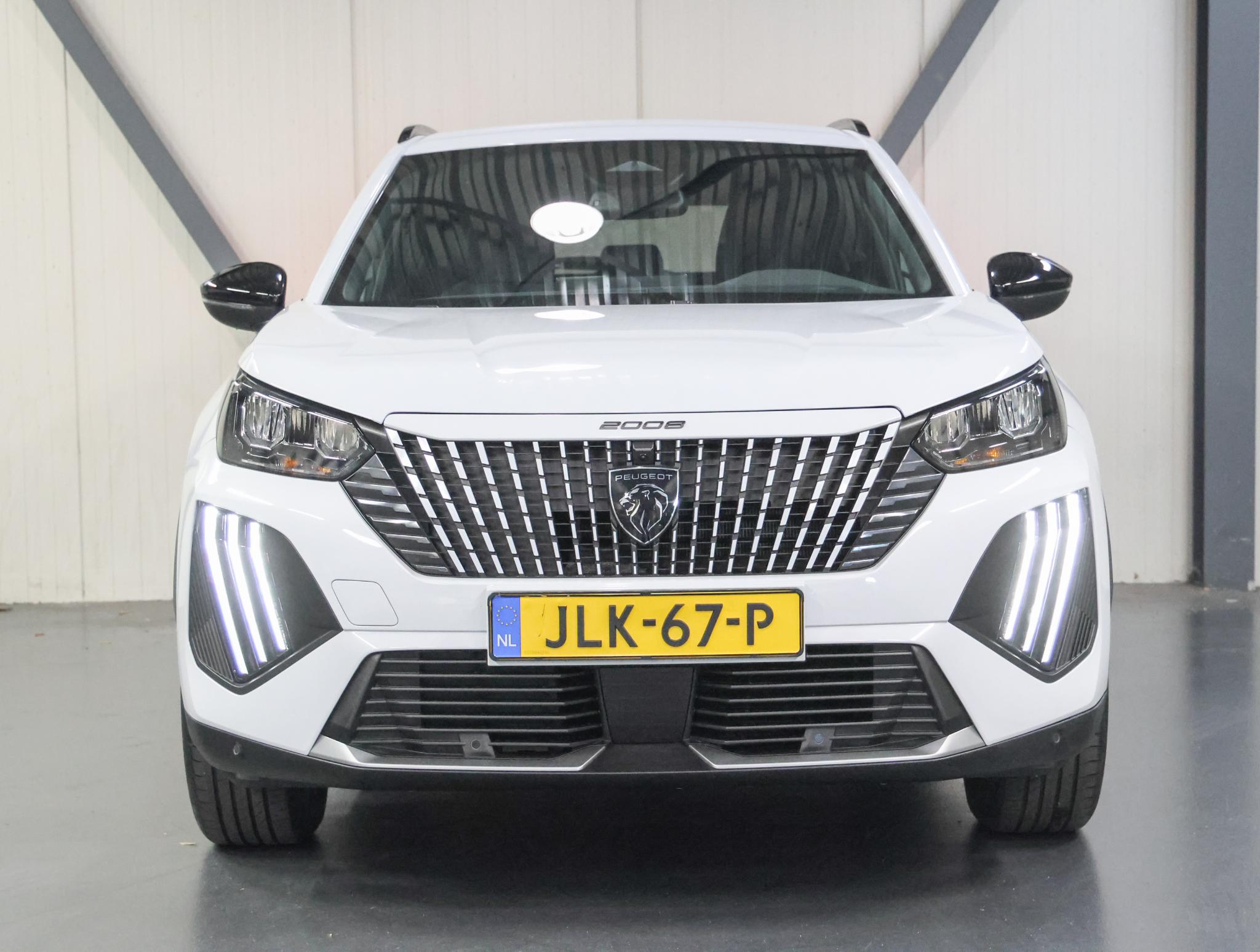 Foto van Peugeot E-2008