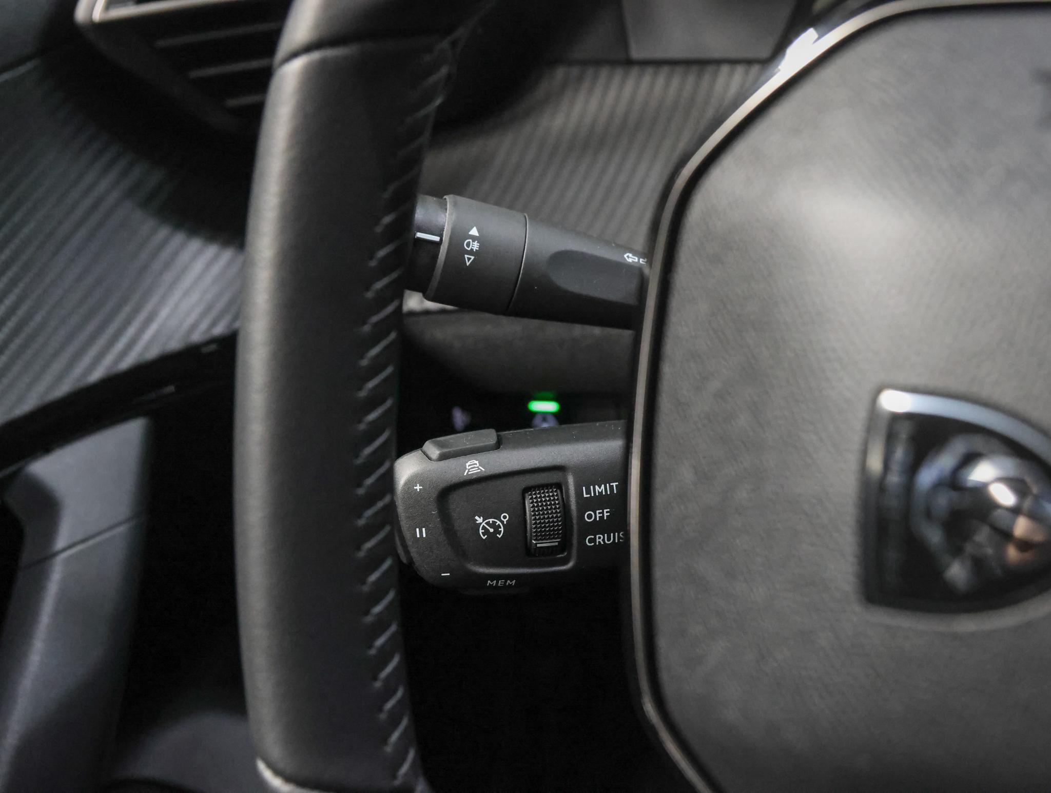 Foto van Peugeot E-2008