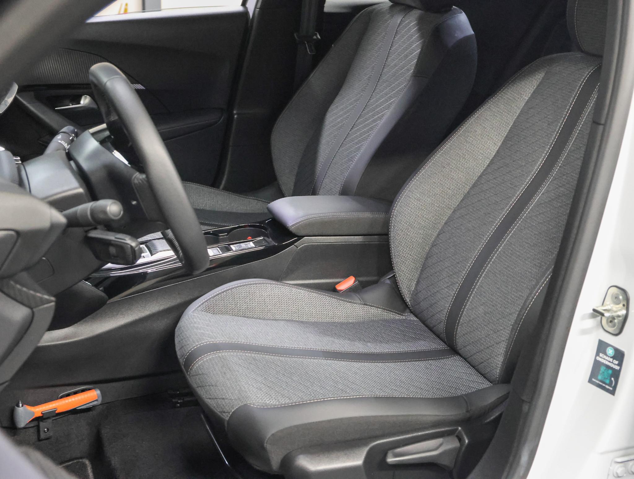 Foto van Peugeot E-2008