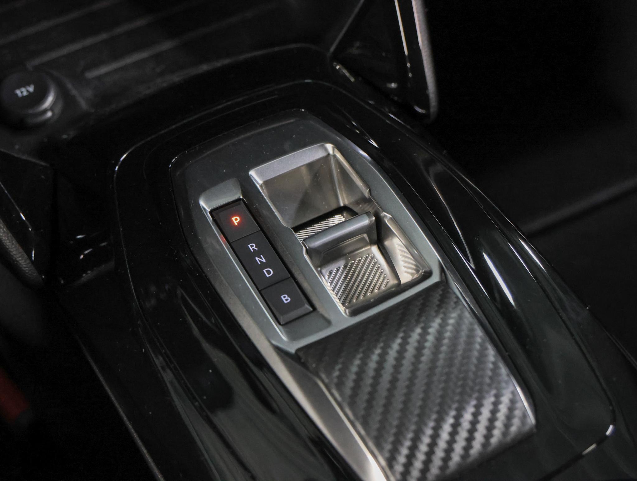 Foto van Peugeot E-2008