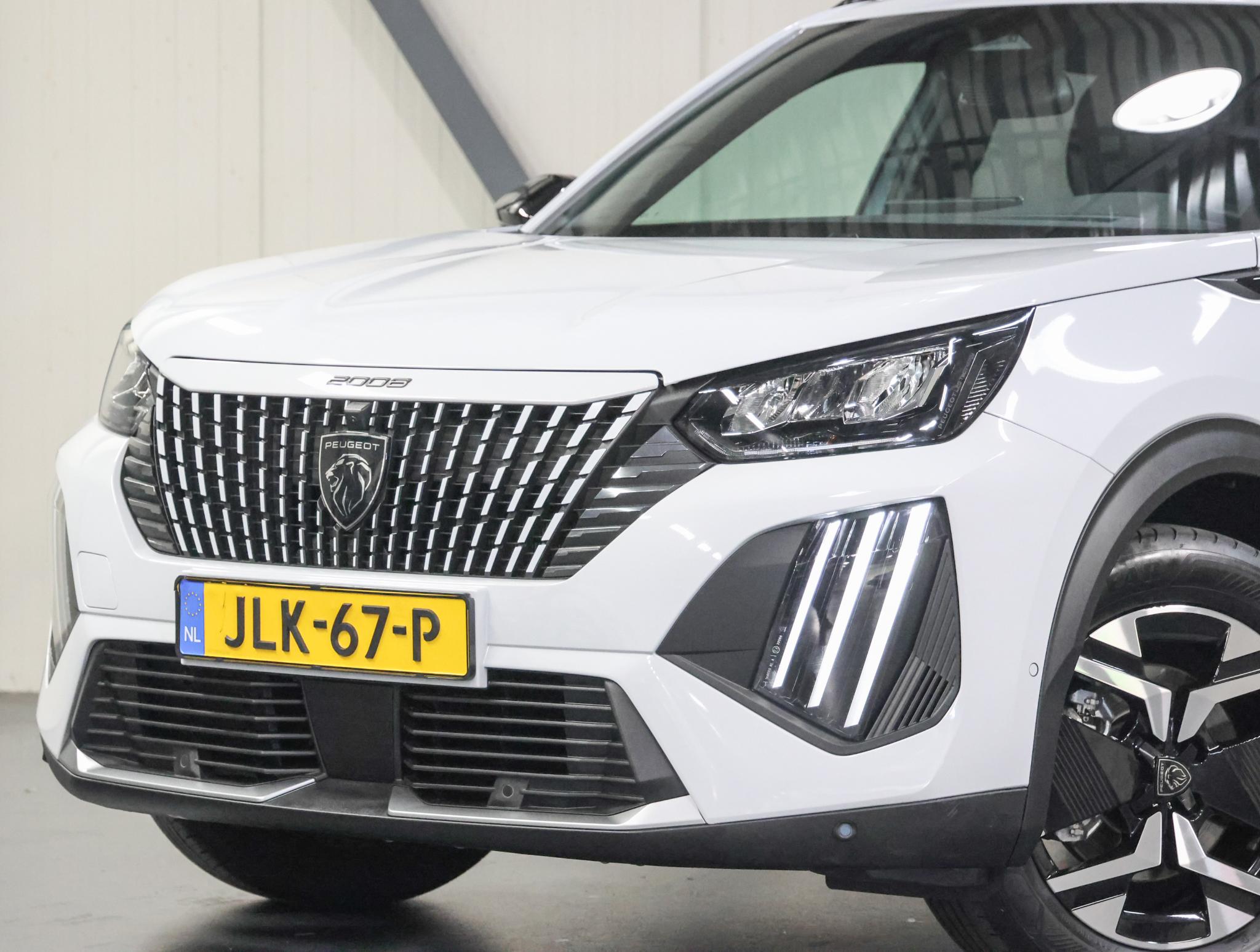 Foto van Peugeot E-2008