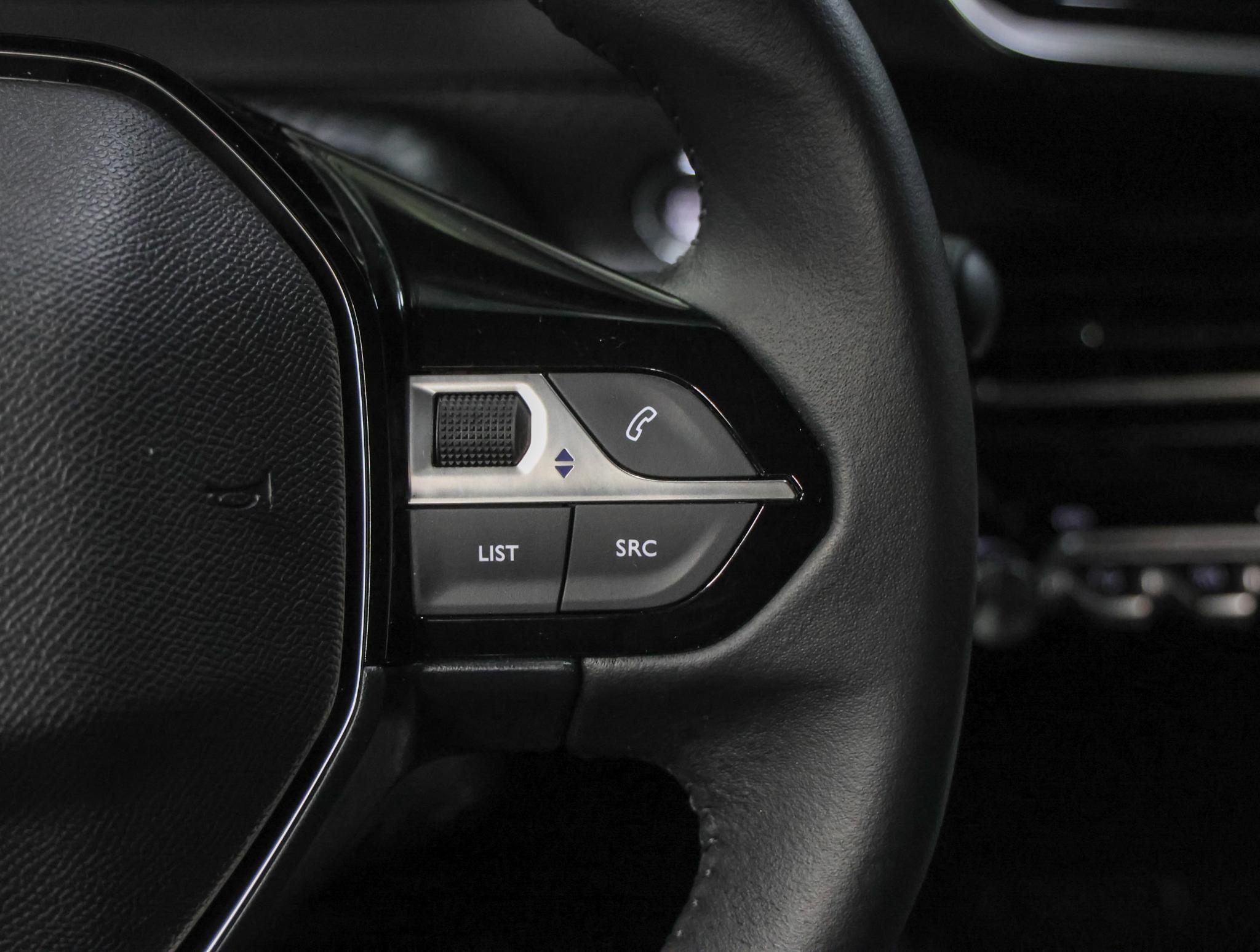 Foto van Peugeot E-2008