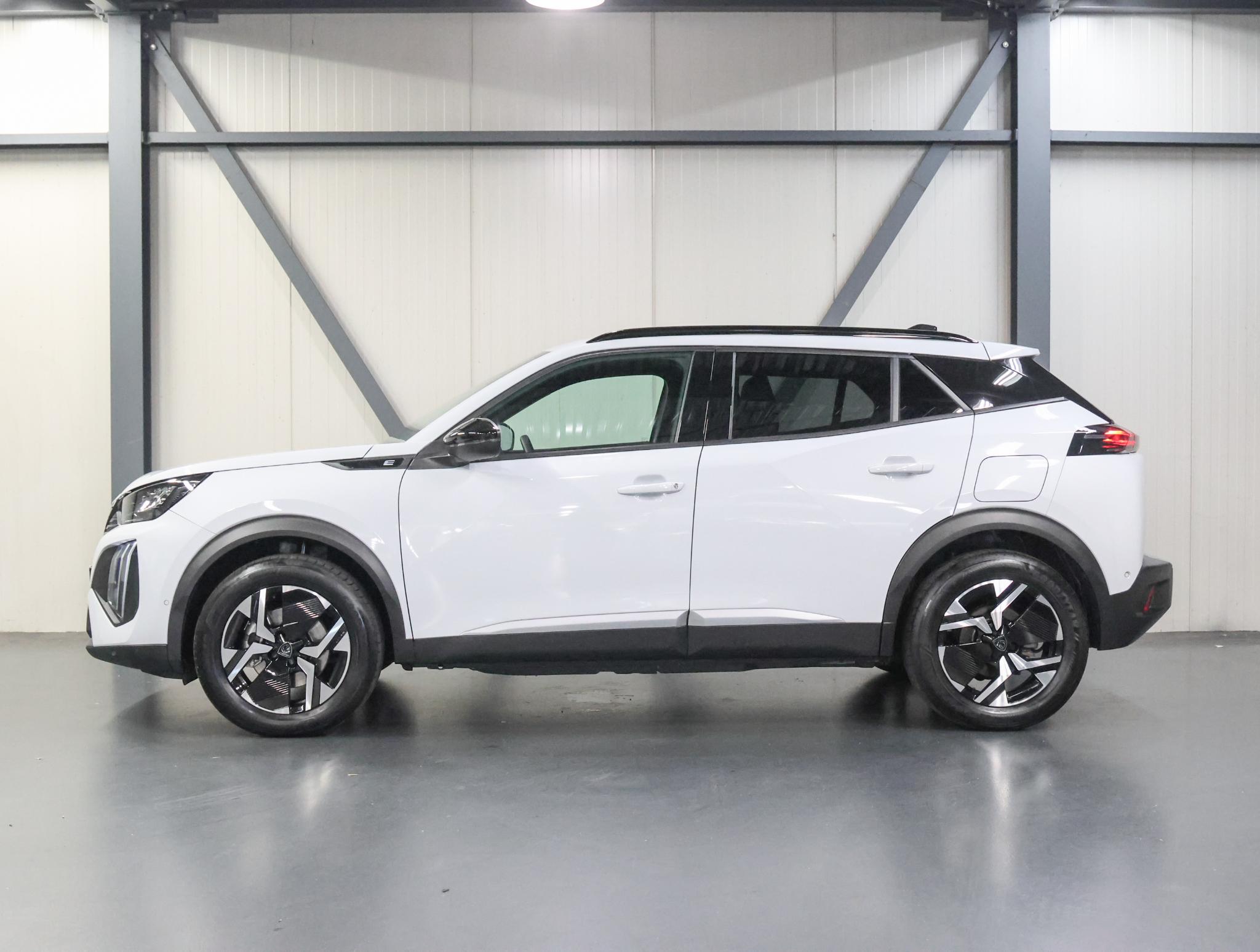Foto van Peugeot E-2008