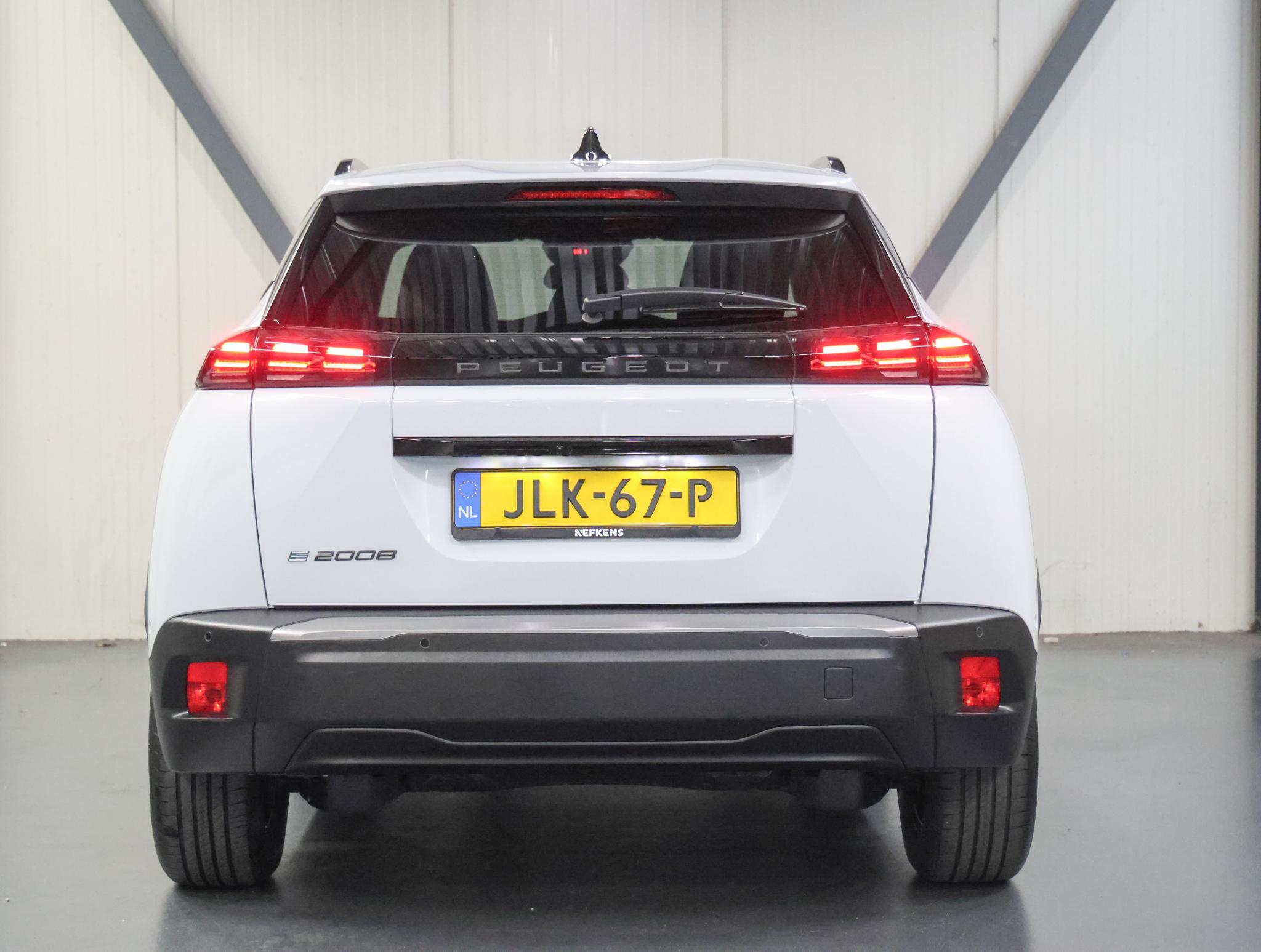Foto van Peugeot E-2008