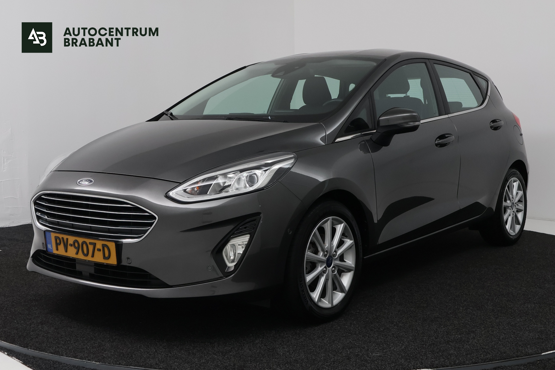 Ford Fiesta 1.0 EcoBoost Titanium (CAMERA, CRUISE CONTROL ADAPTIEF, NAVIGATIE, PARKEERSENSOREN) 2017 - voorkant