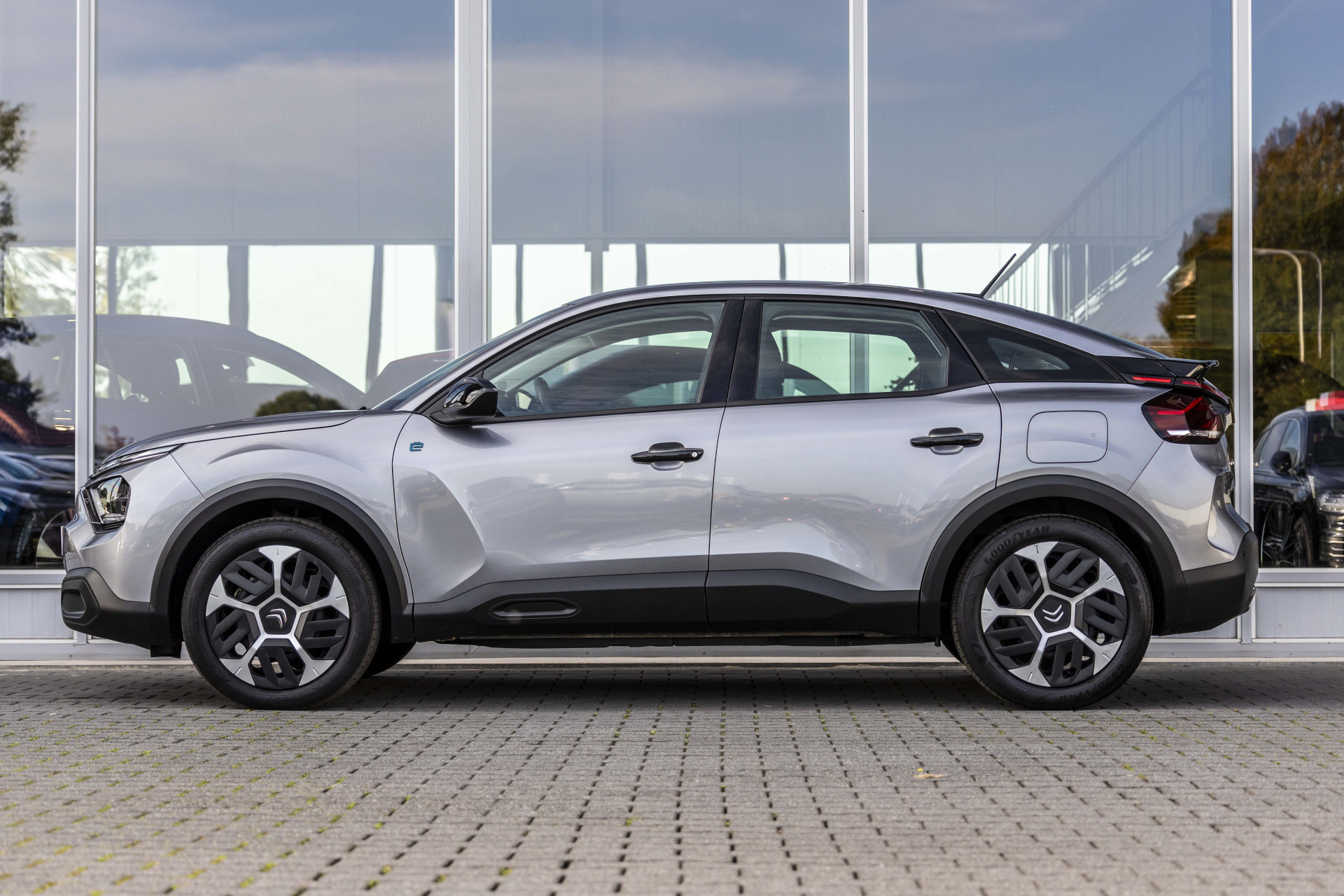 Foto van Citroen E-c4