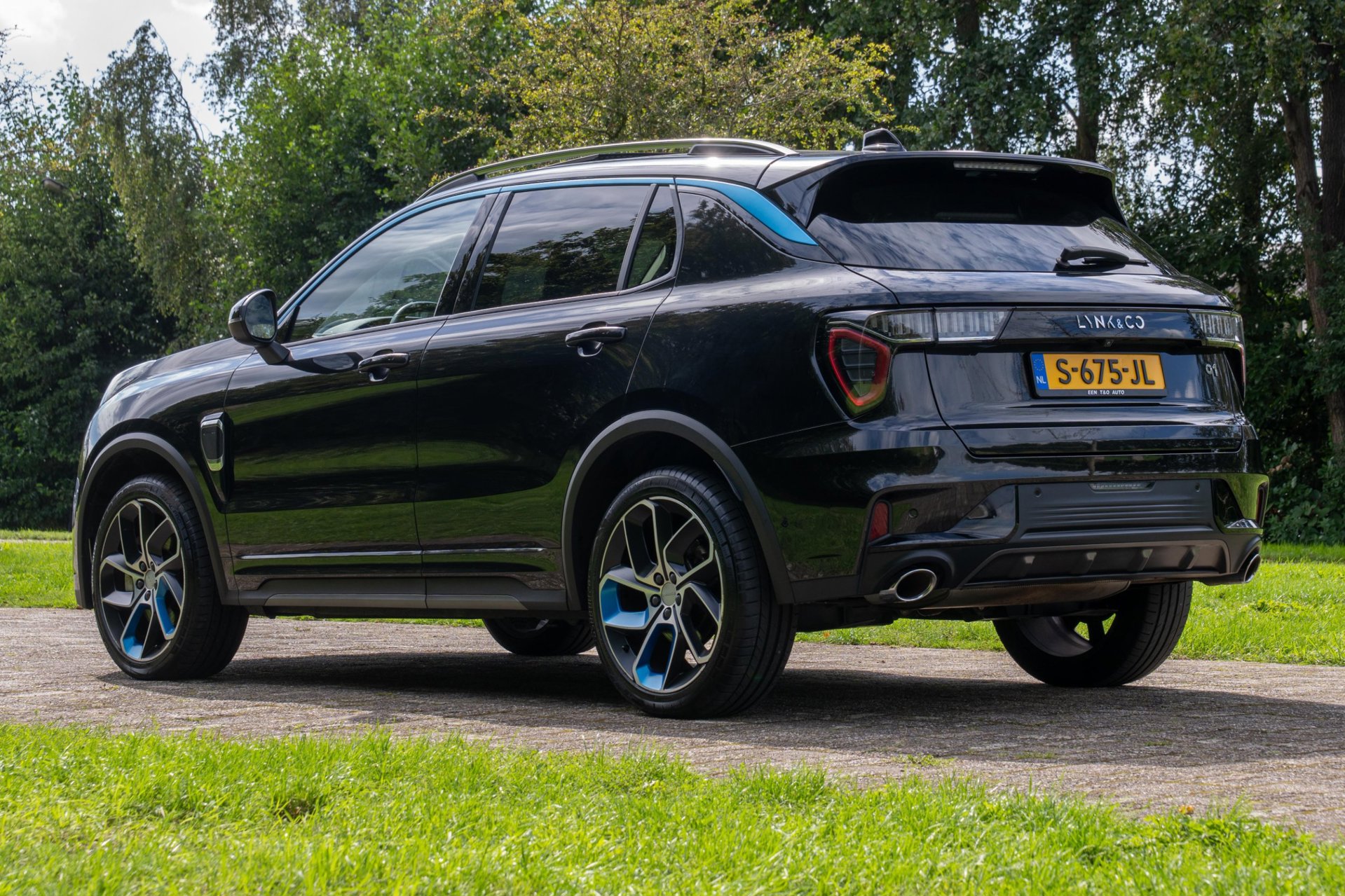 Foto van Lynk&co LYNK & Co 01
