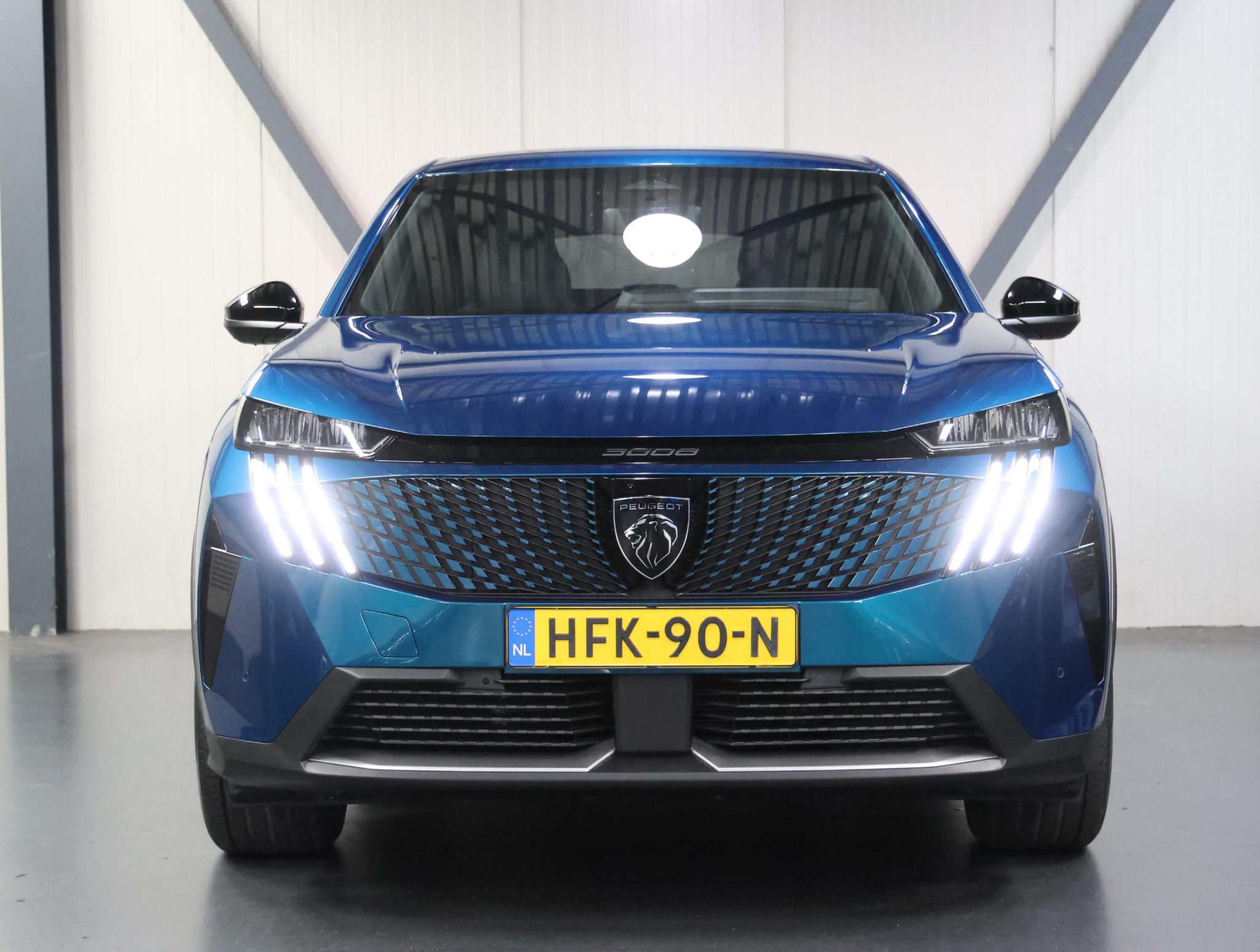 Foto van Peugeot E-3008