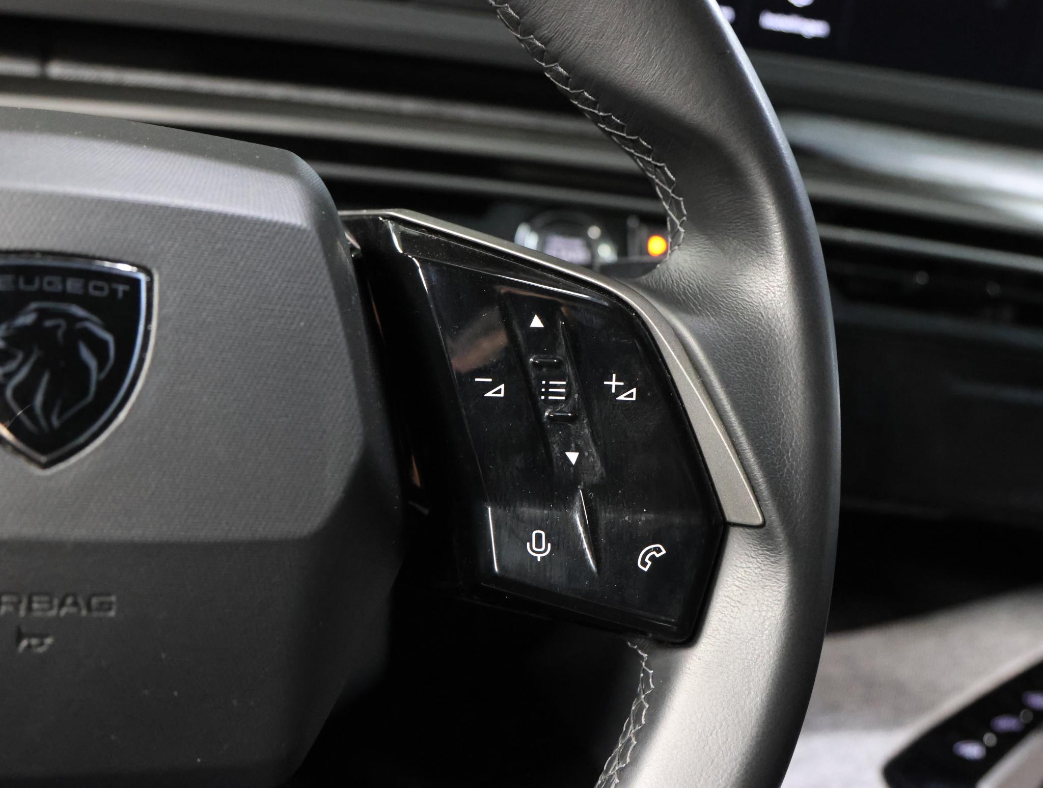 Foto van Peugeot E-3008