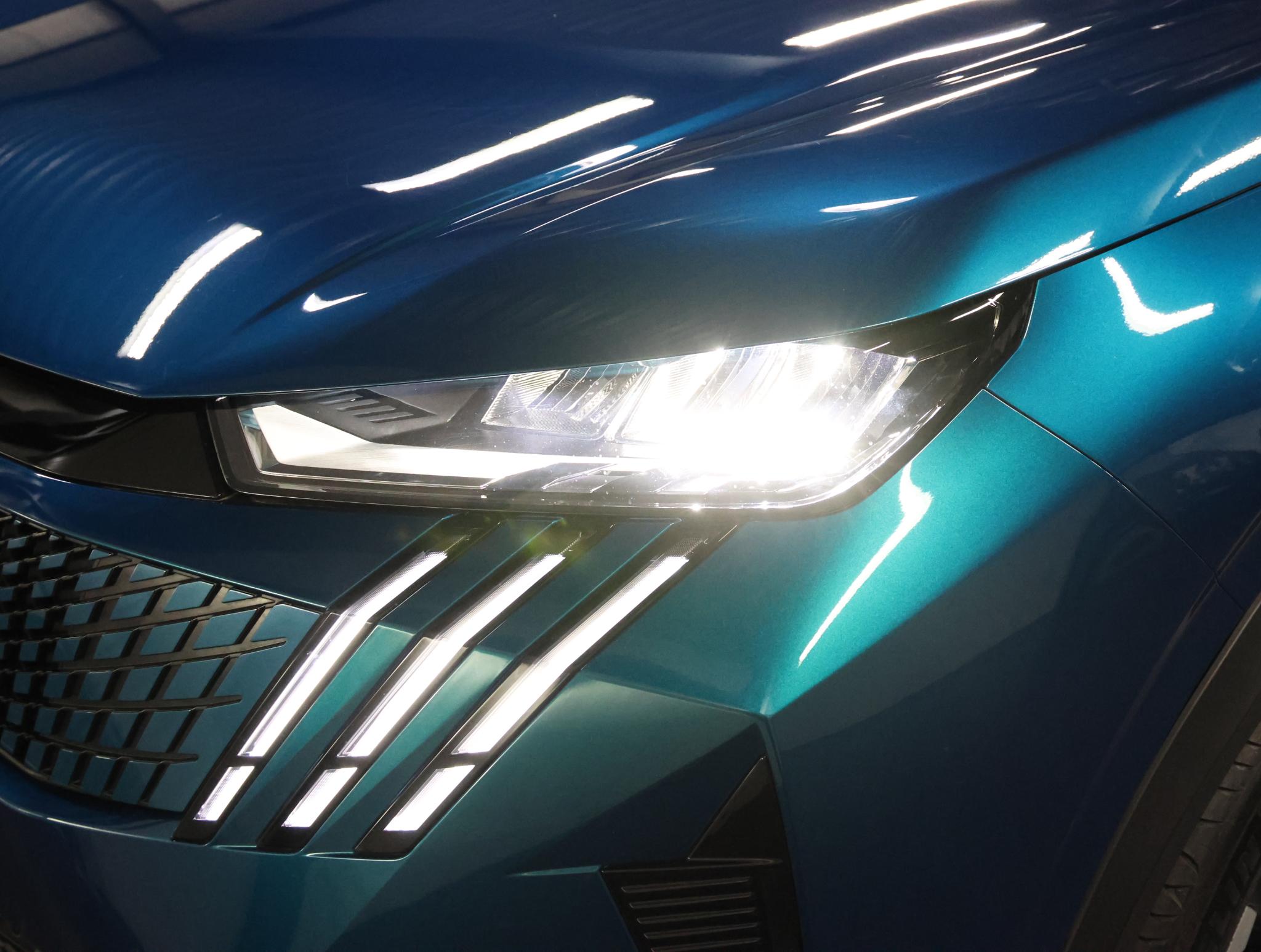Foto van Peugeot E-3008