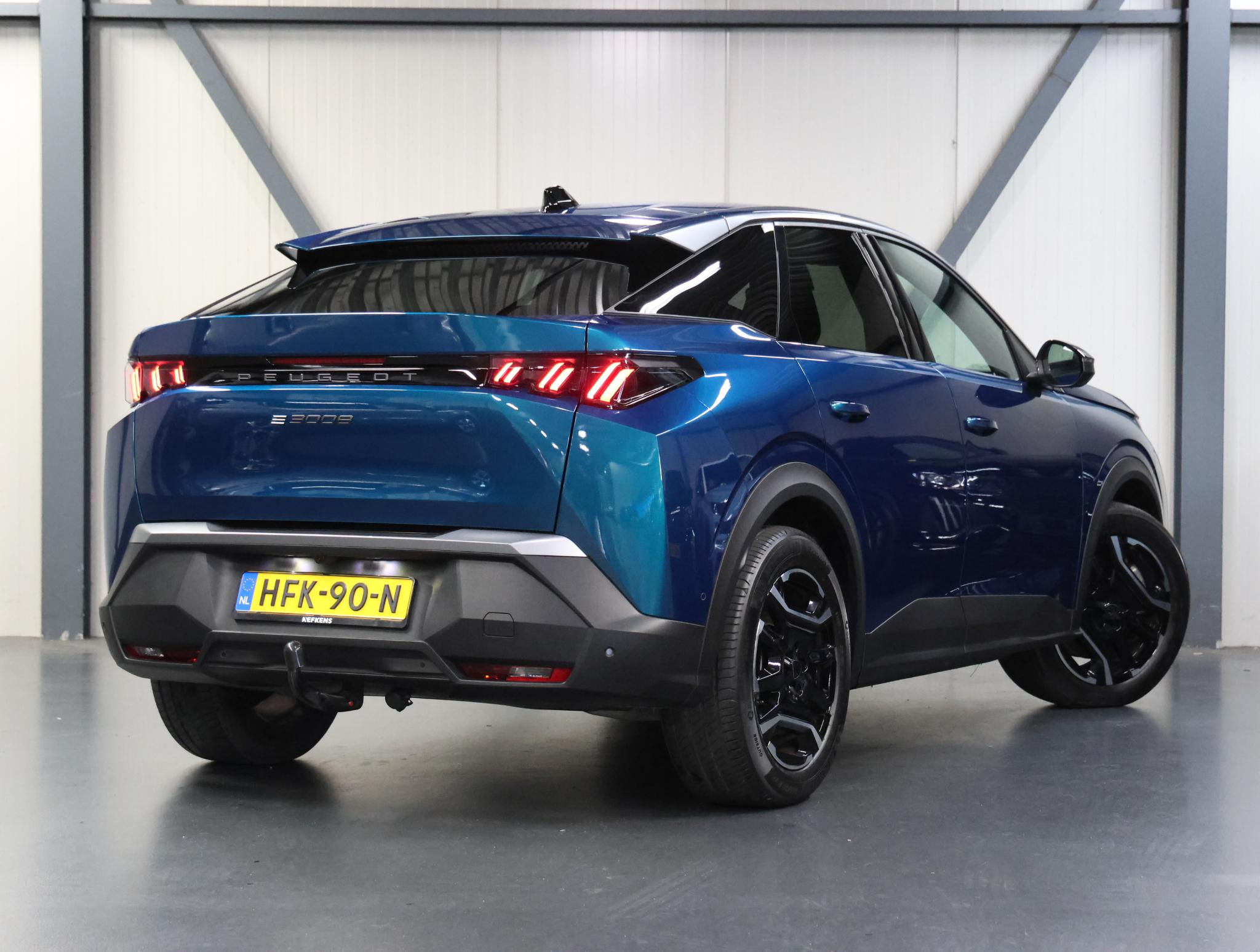 Foto van Peugeot E-3008
