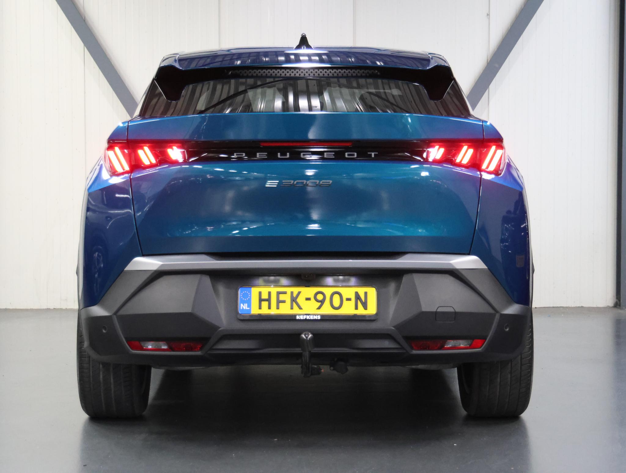 Foto van Peugeot E-3008