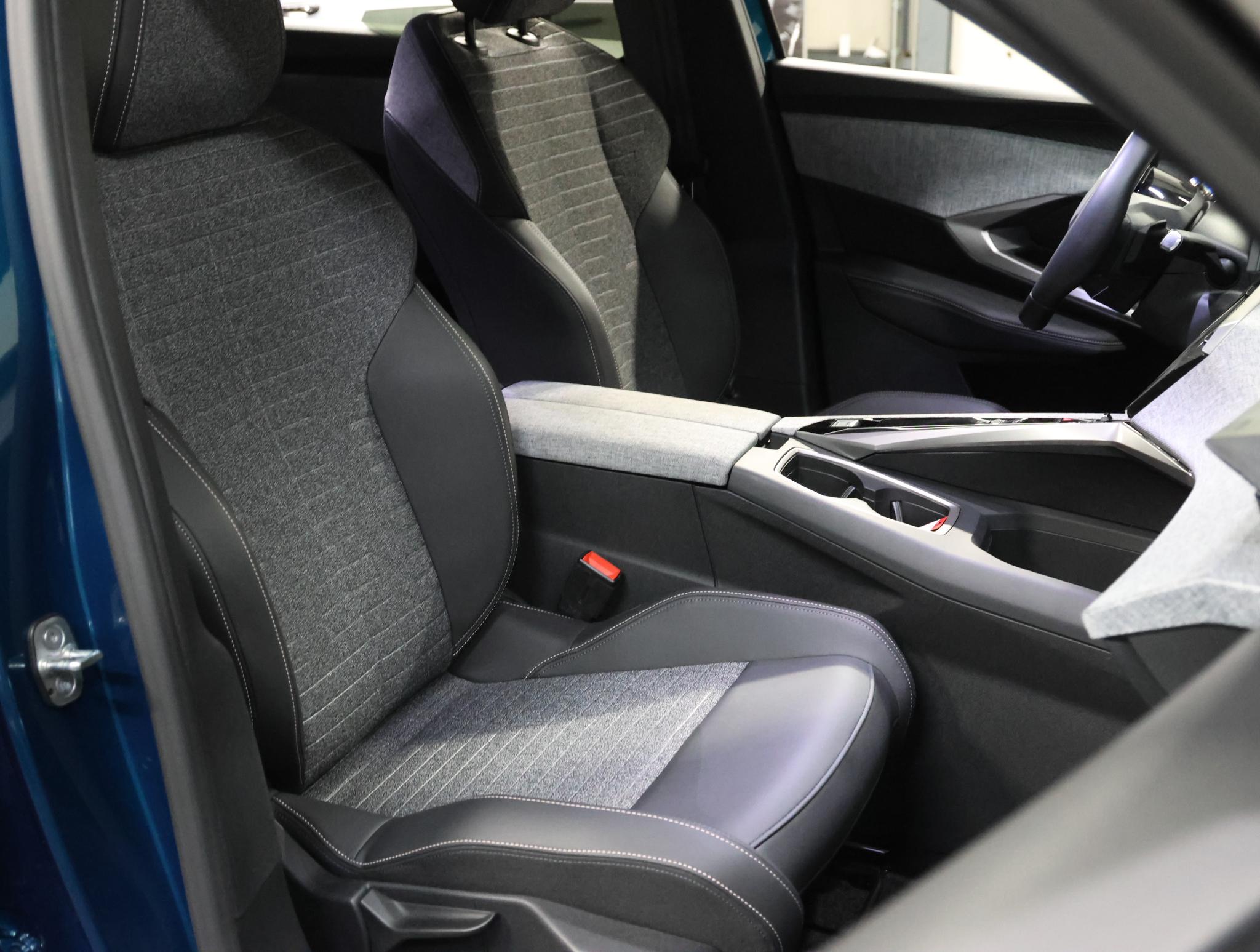 Foto van Peugeot E-3008