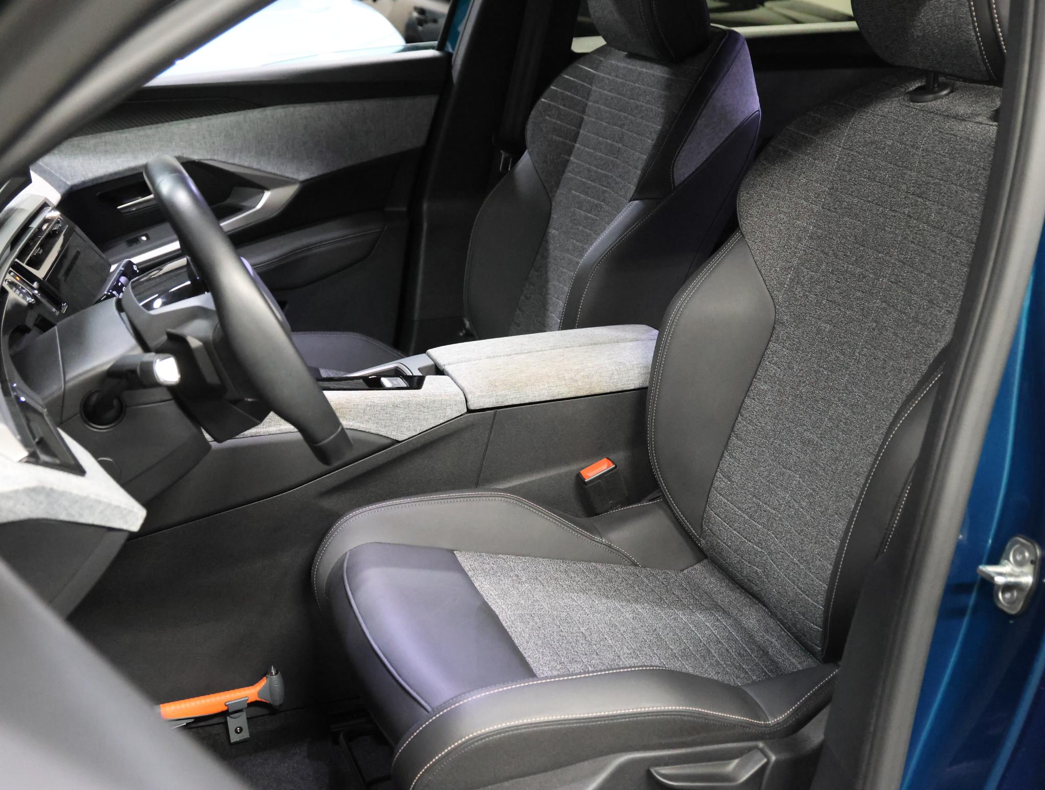 Foto van Peugeot E-3008
