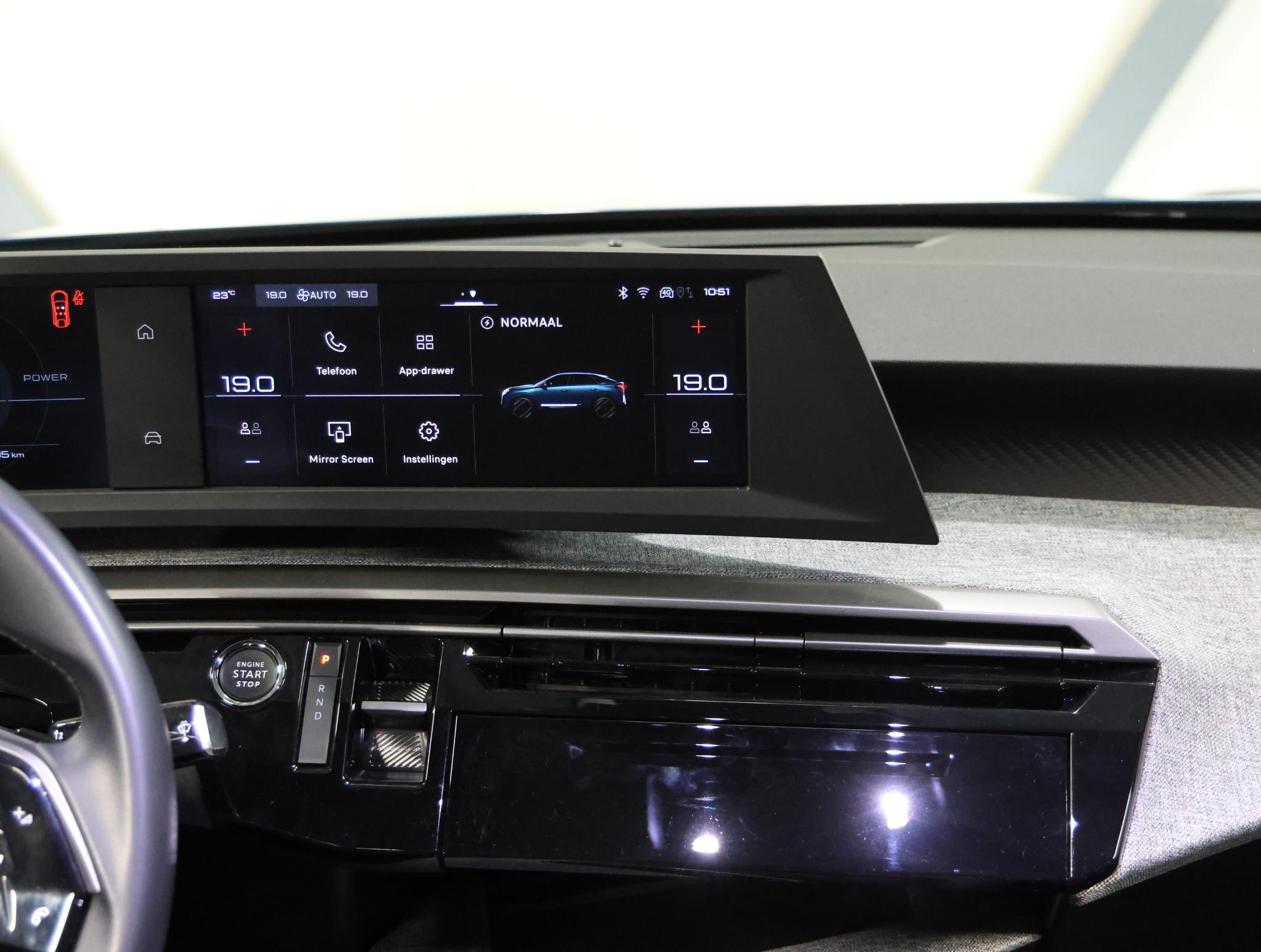 Foto van Peugeot E-3008