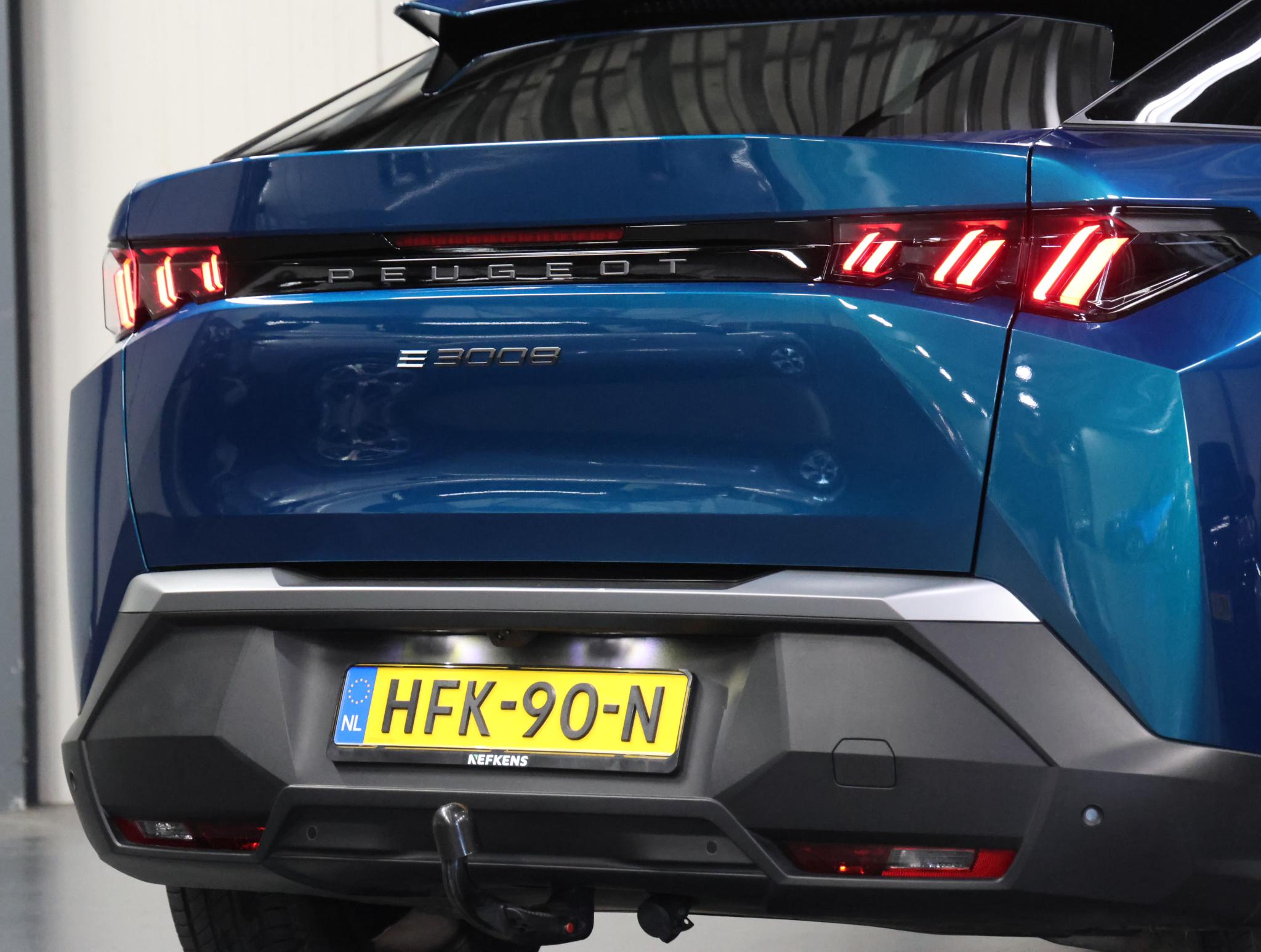 Foto van Peugeot E-3008
