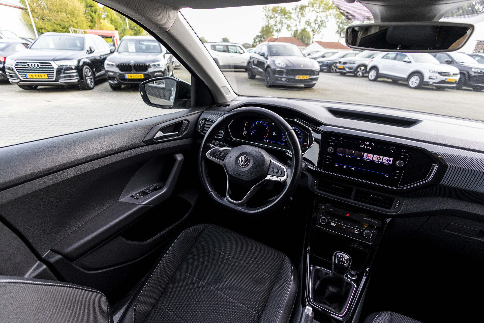 Foto van Volkswagen T-cross