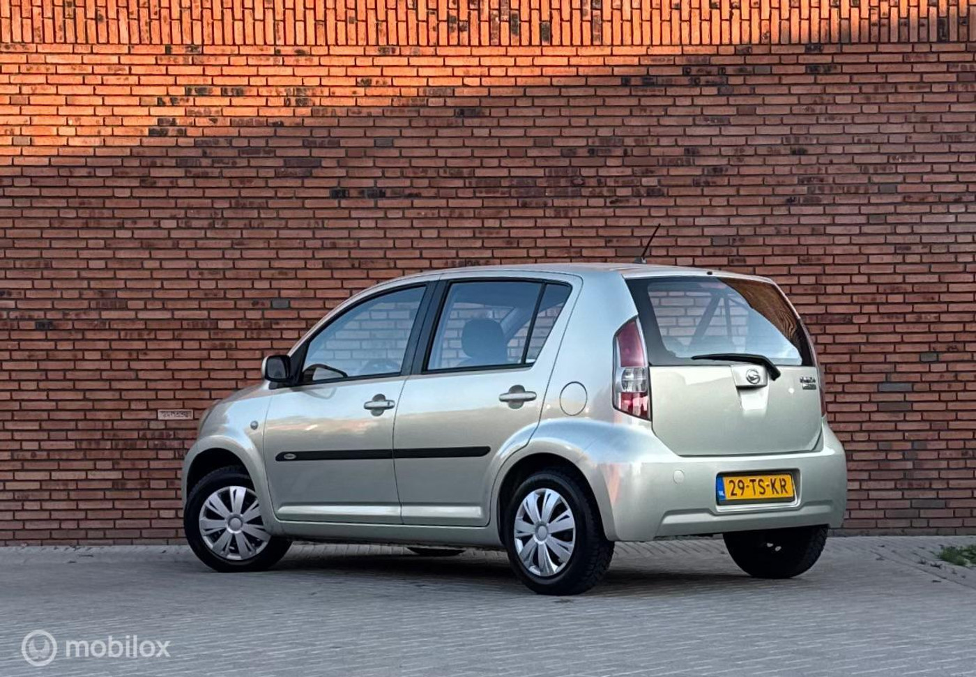 Foto van Daihatsu Sirion