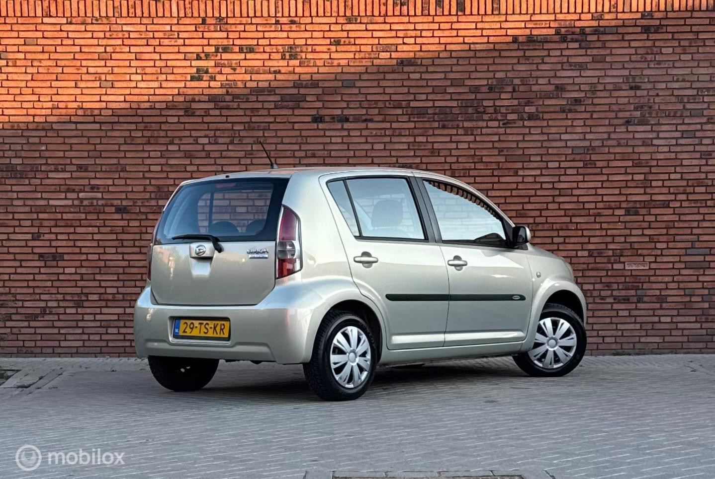 Foto van Daihatsu Sirion