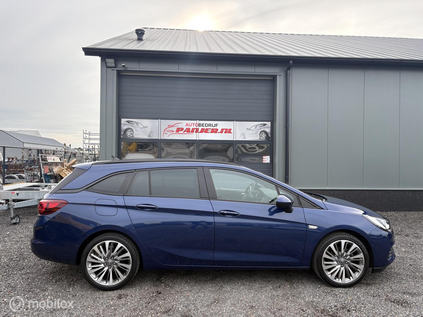 Foto van Opel Astra Sports Tourer+