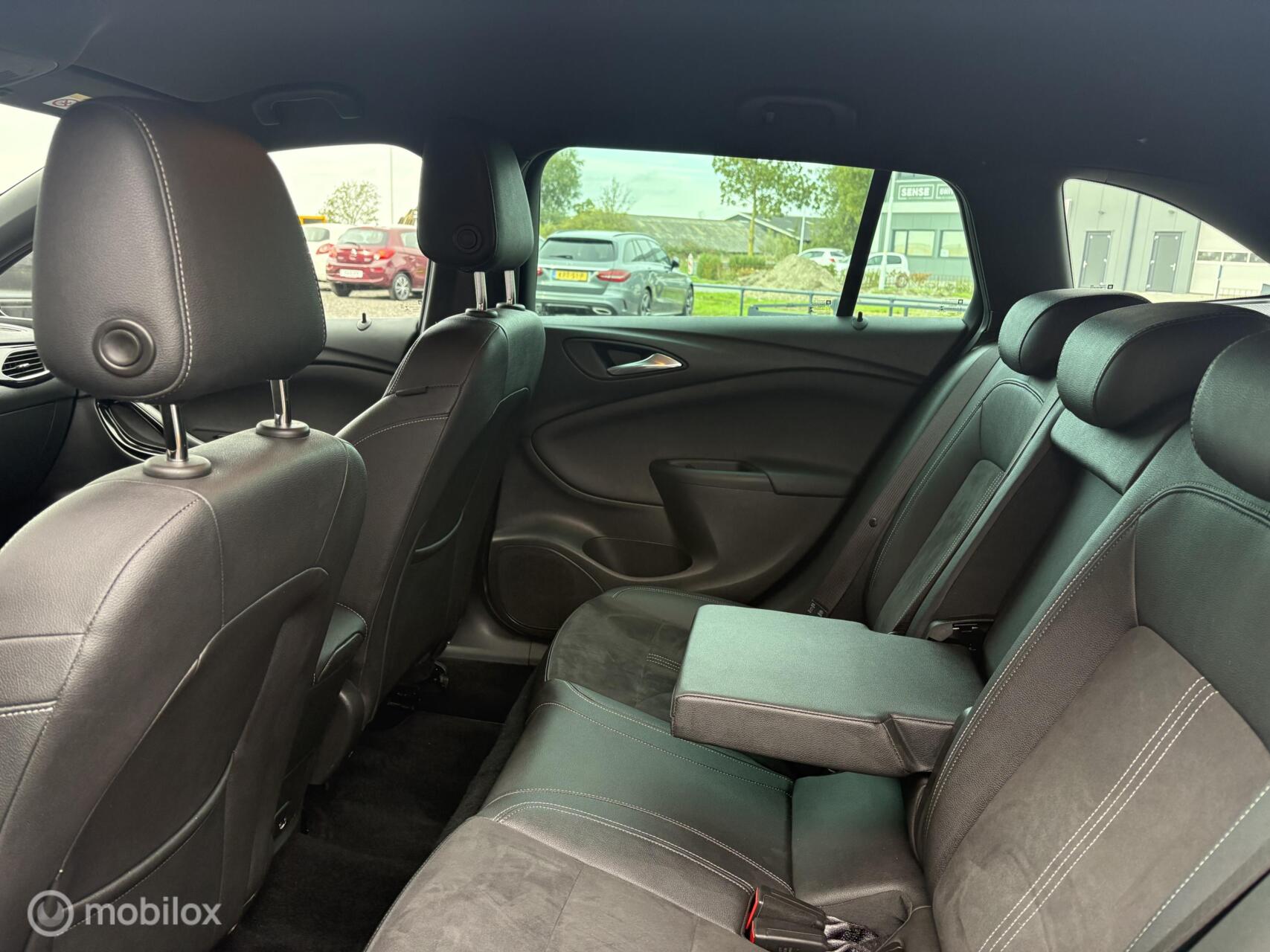 Foto van Opel Astra Sports Tourer+