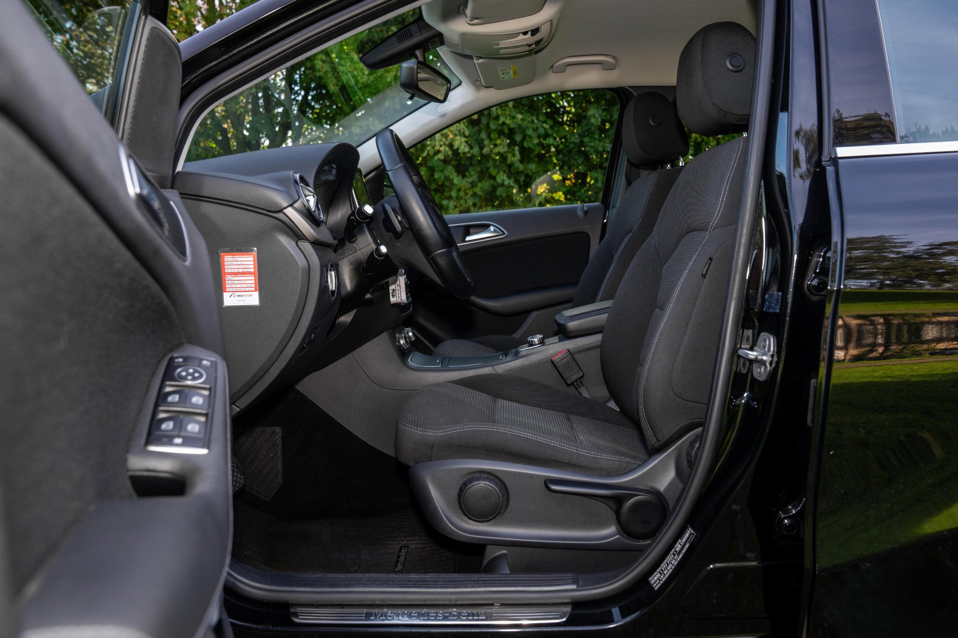 Foto van Mercedes-Benz B 180