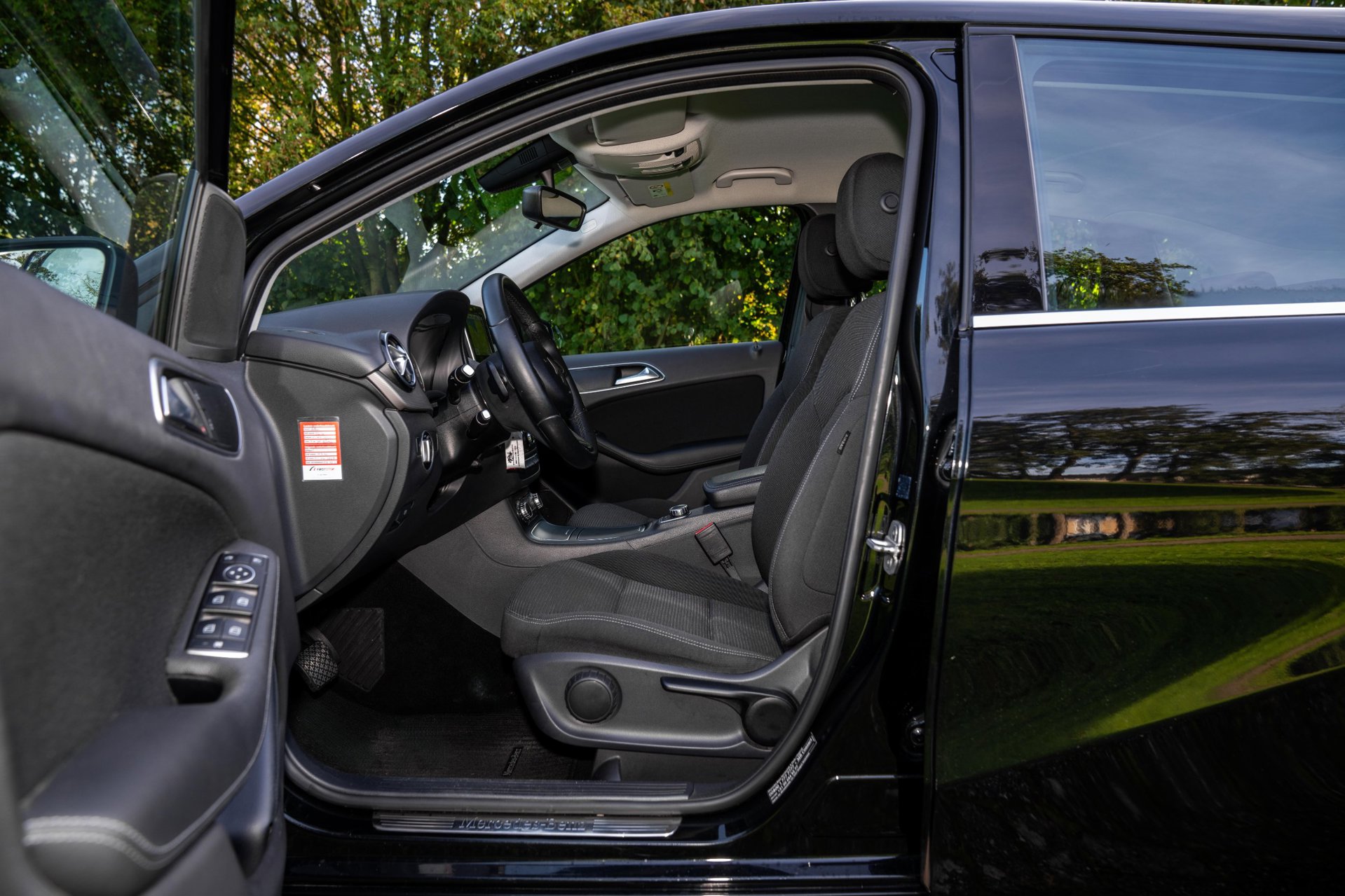 Foto van Mercedes-Benz B 180
