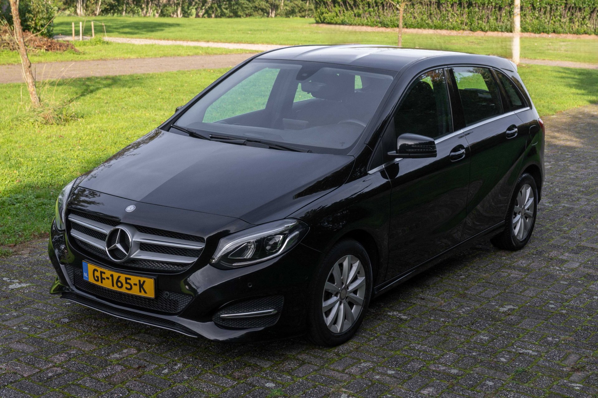 Foto van Mercedes-Benz B 180