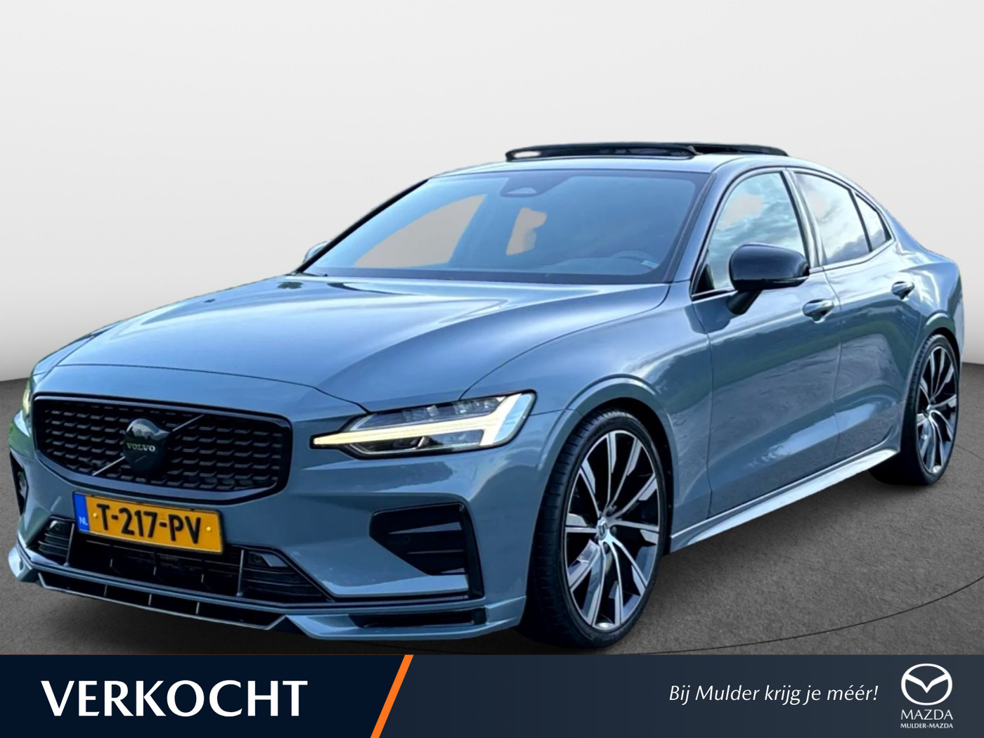 Volvo S60 B4 Plus Dark | Panoramadak | Leder | Sportpakket 2023 - voorkant