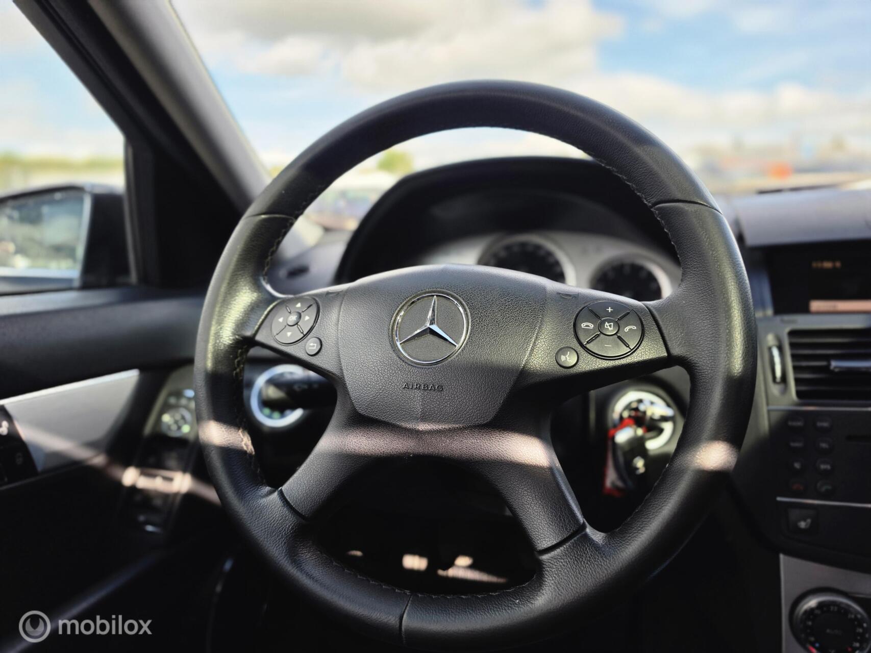 Foto van Mercedes-Benz C 180 Kompressor