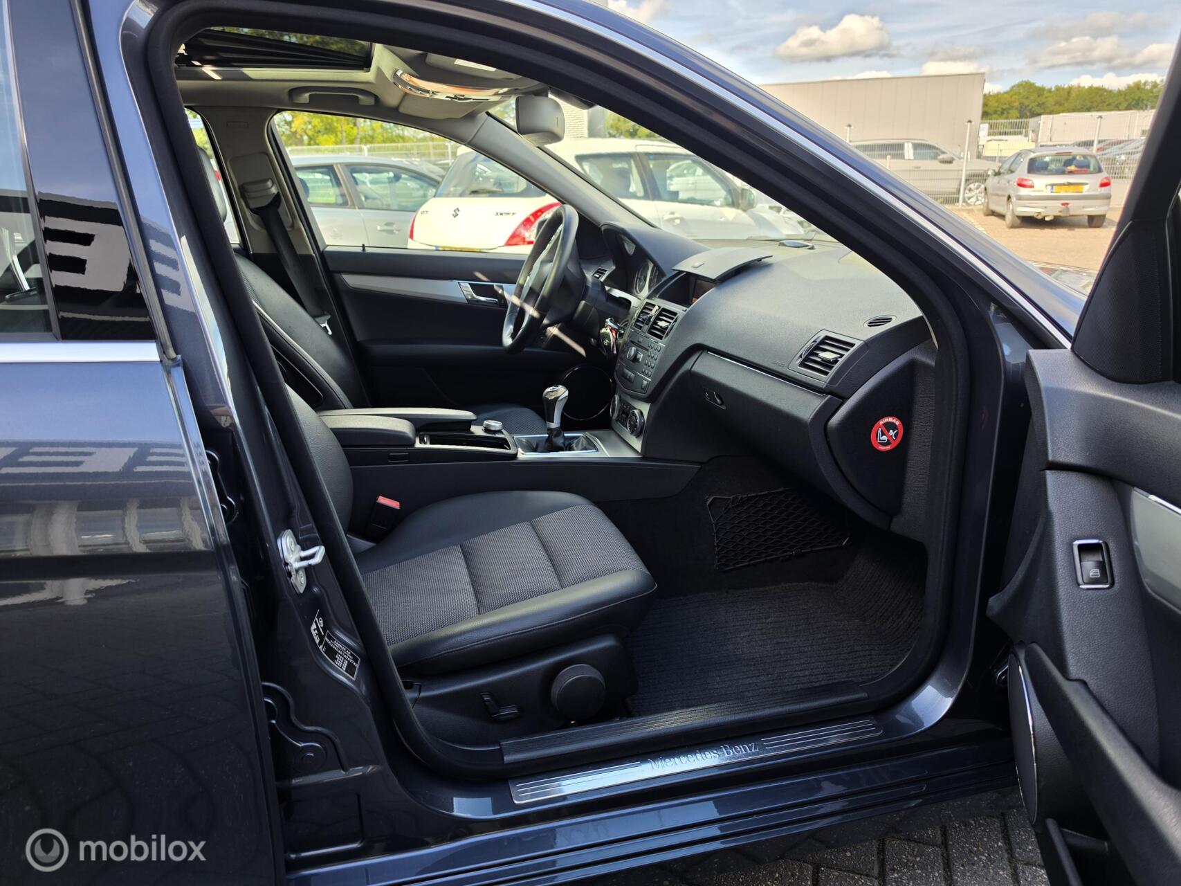 Foto van Mercedes-Benz C 180 Kompressor
