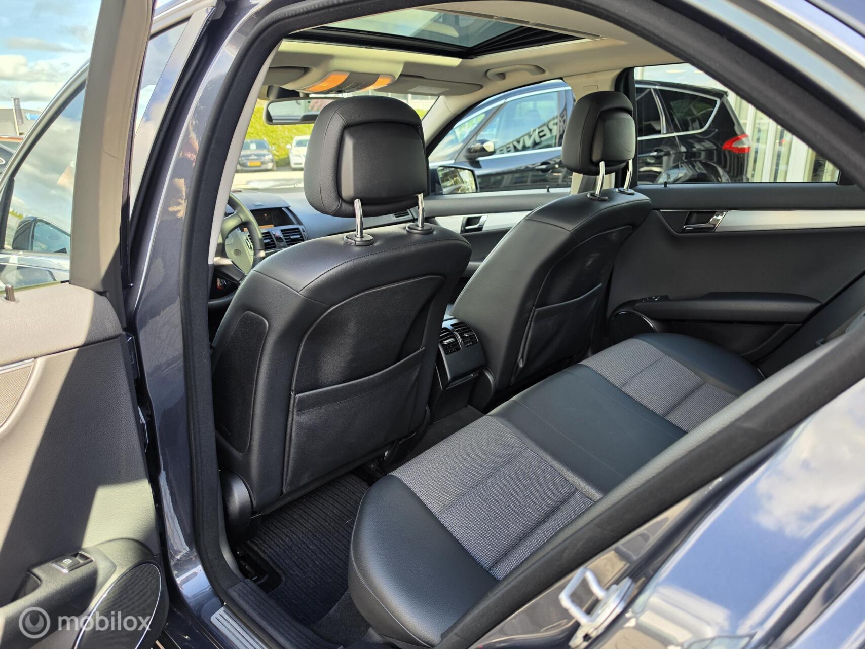 Foto van Mercedes-Benz C 180 Kompressor