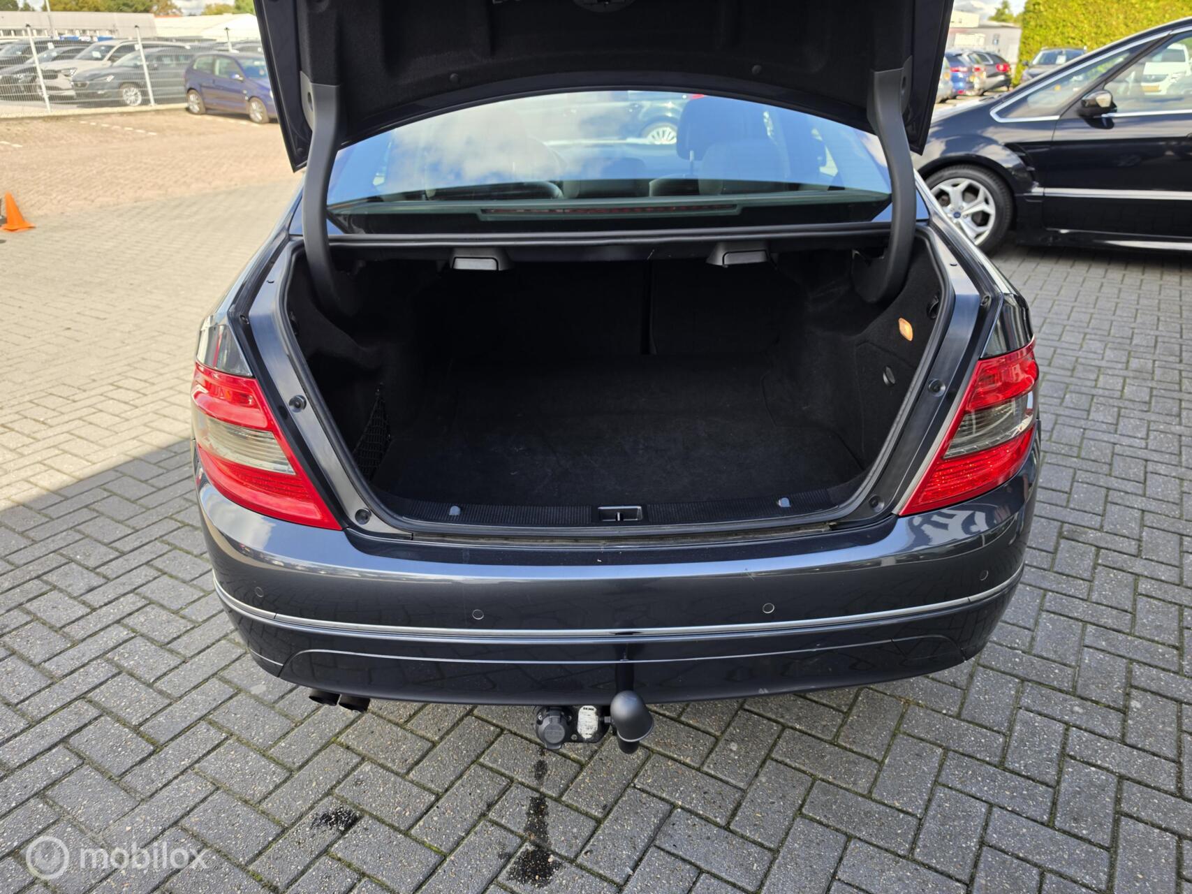 Foto van Mercedes-Benz C 180 Kompressor