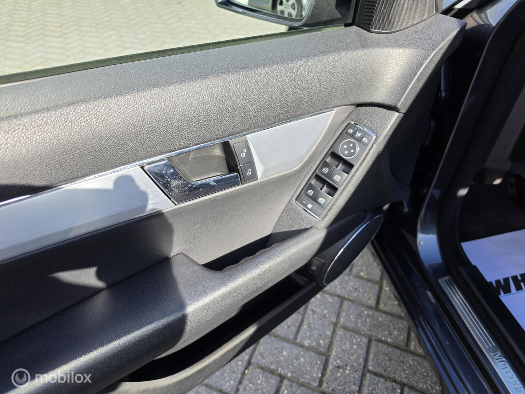 Foto van Mercedes-Benz C 180 Kompressor