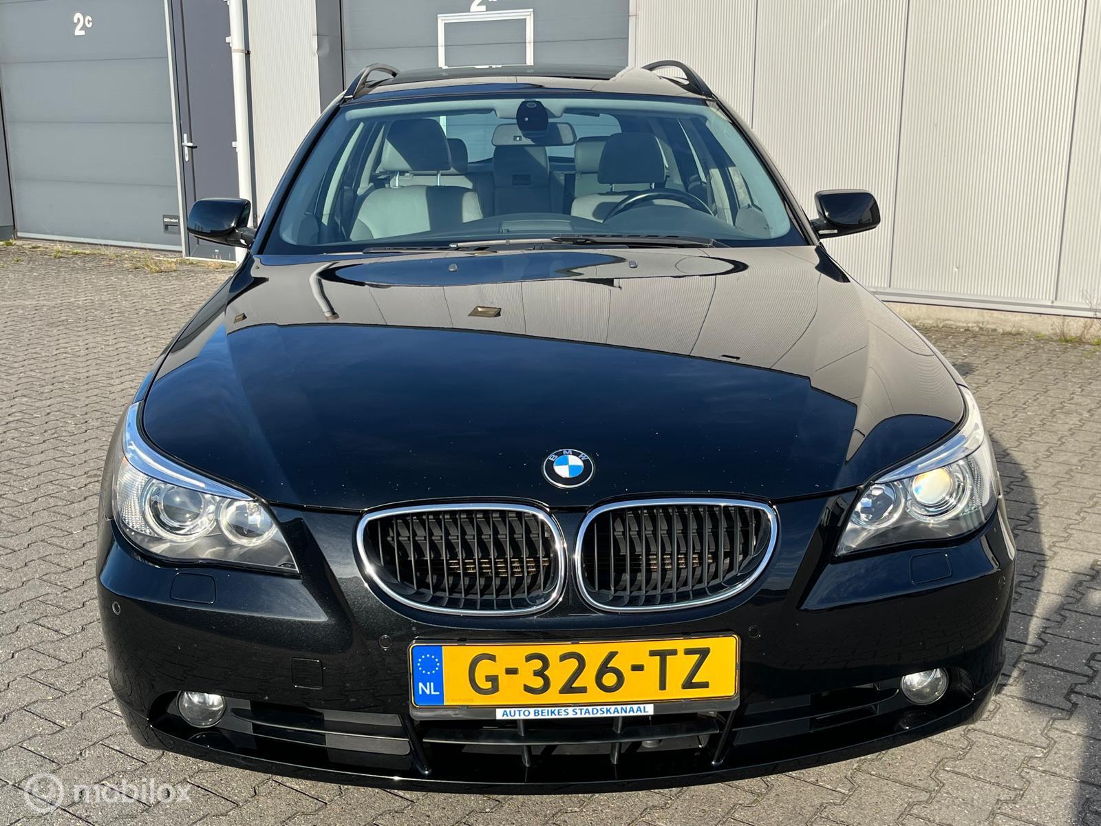 Foto van BMW 525i Touring