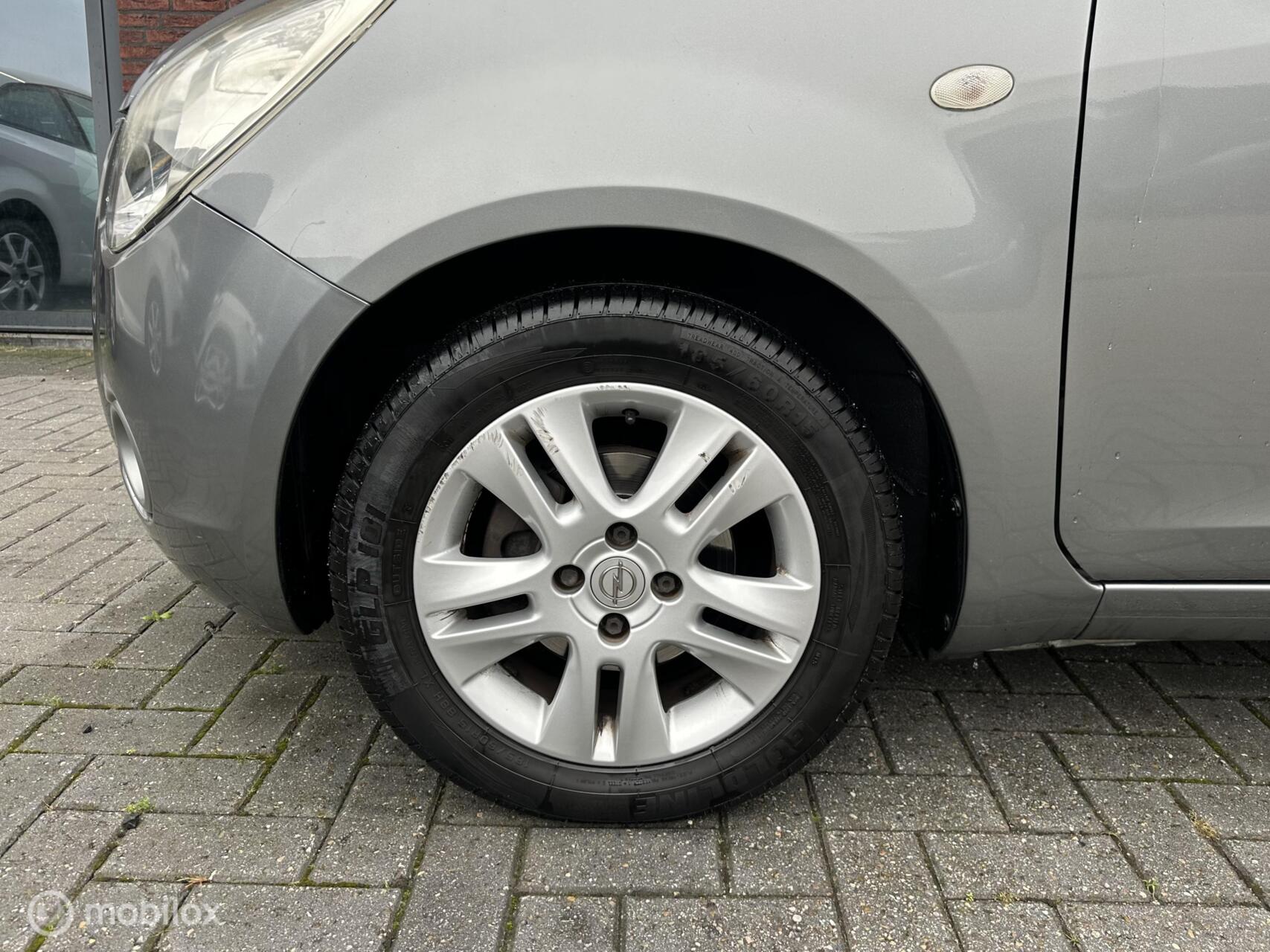 Foto van Opel Agila