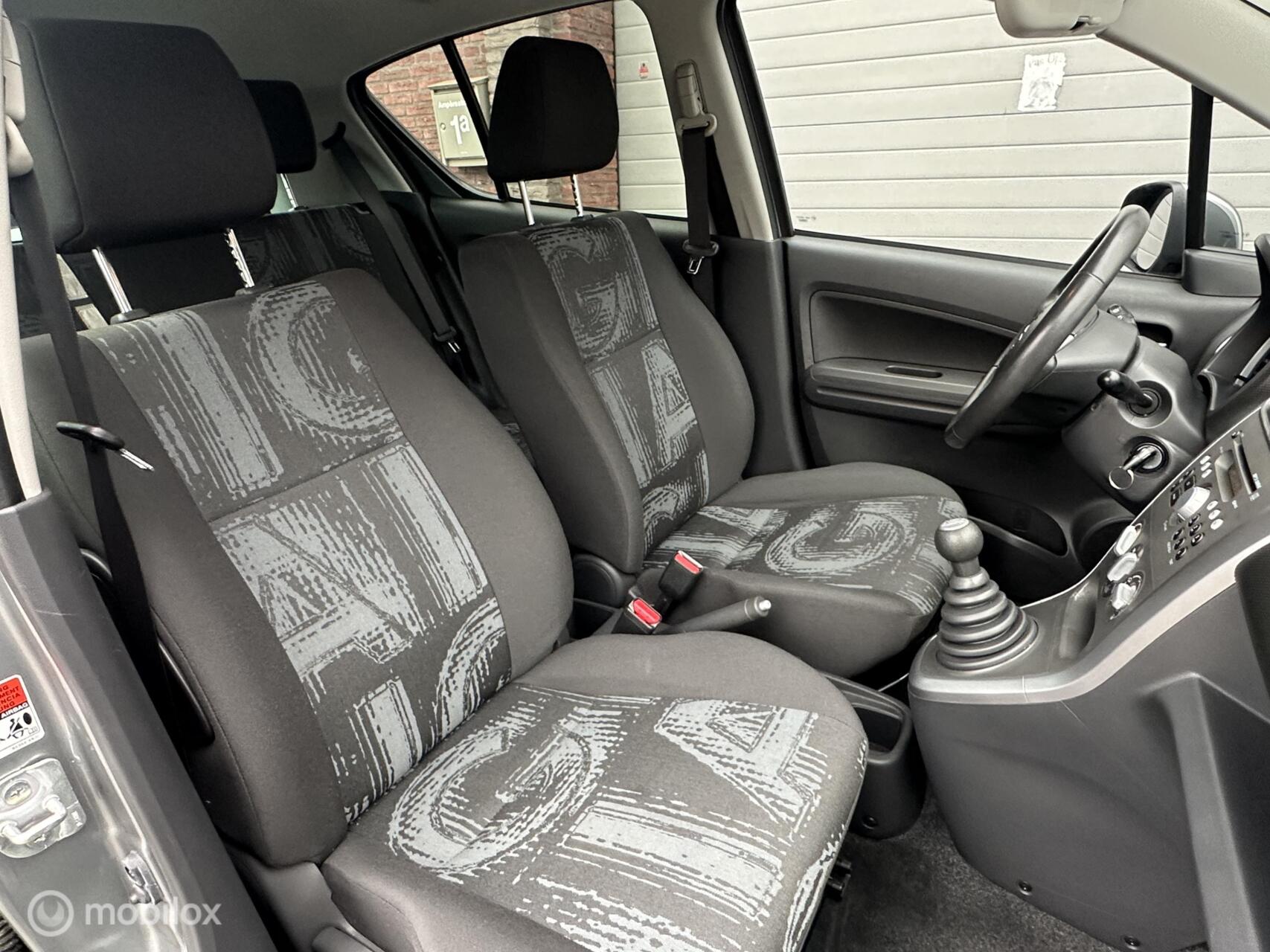 Foto van Opel Agila