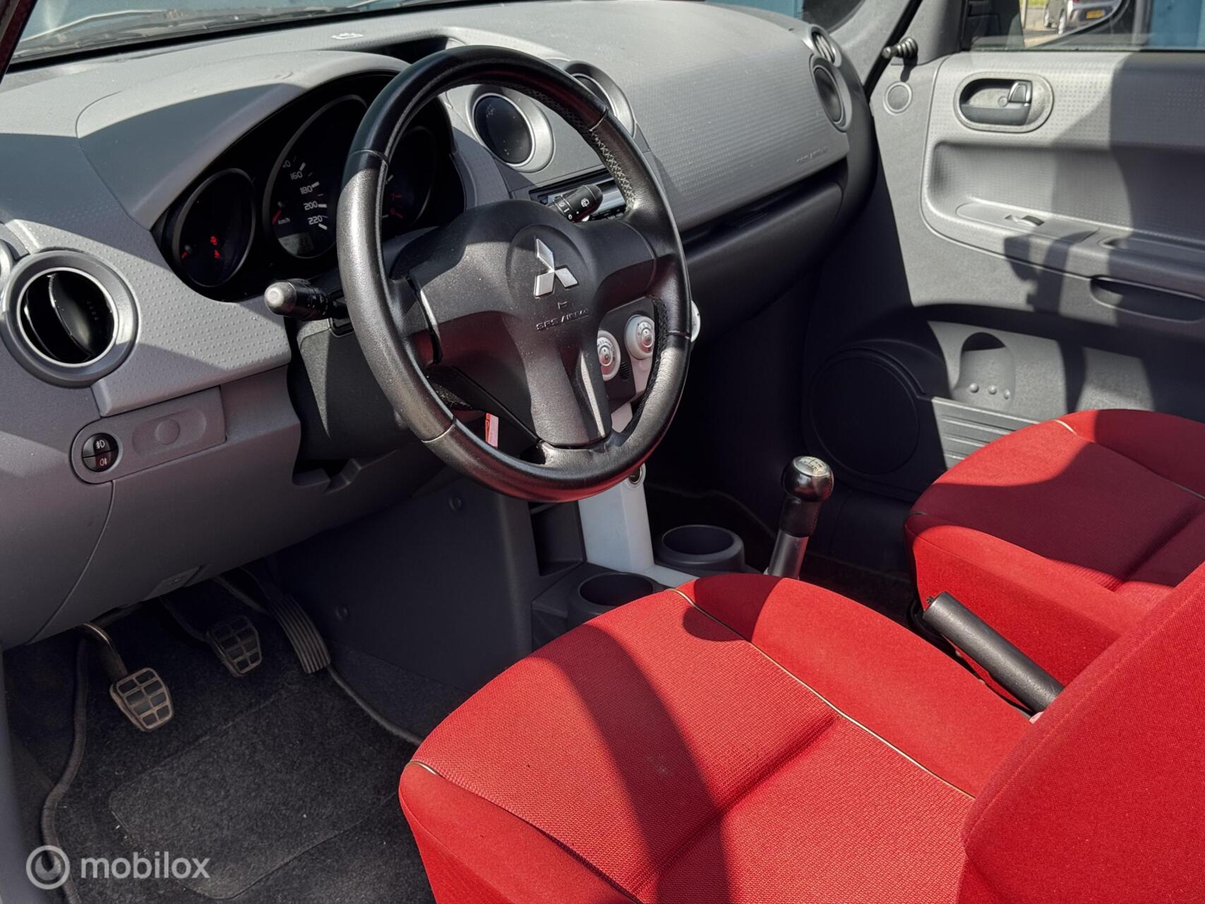 Foto van Mitsubishi Mitsubishi Colt