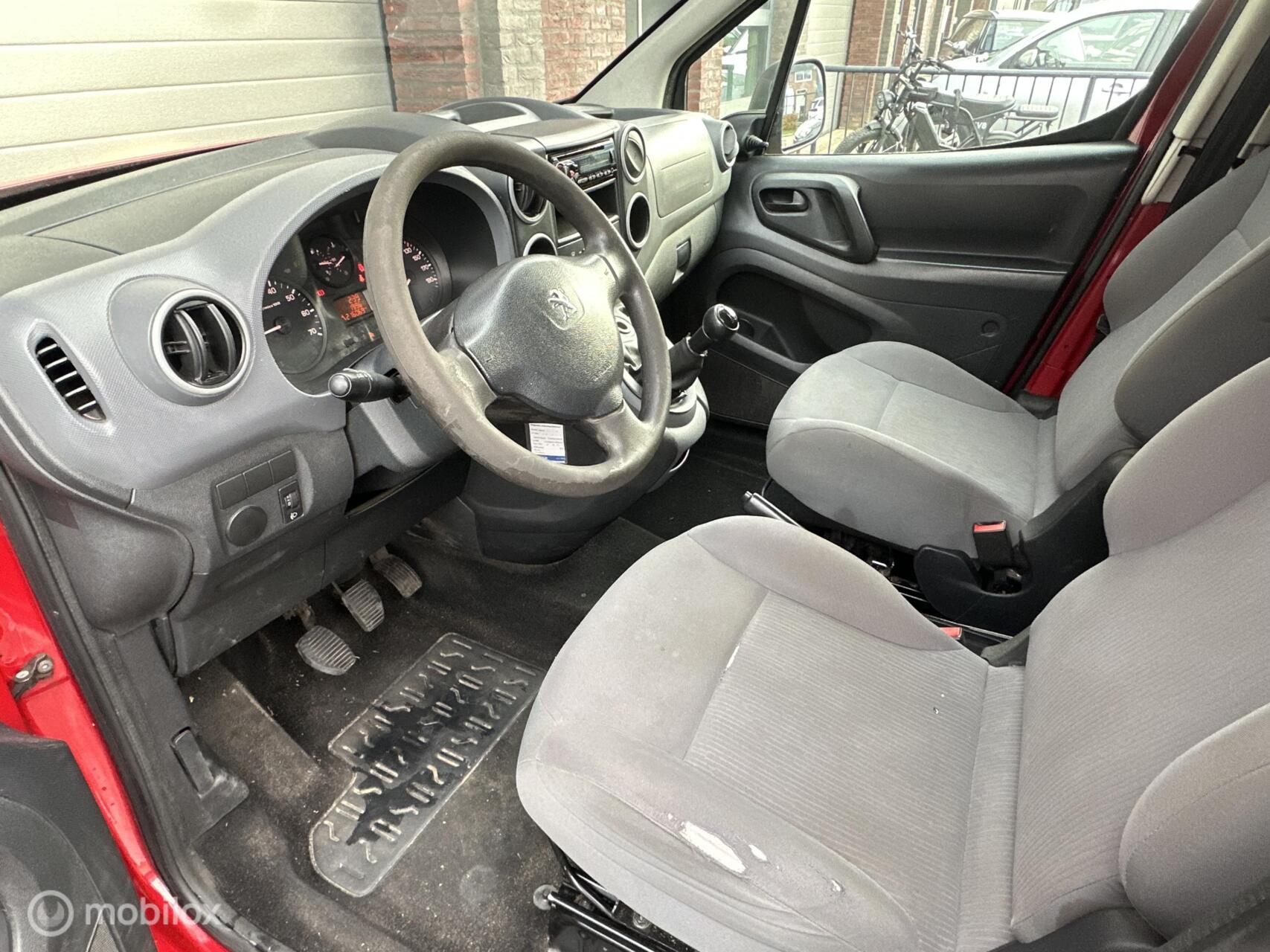 Foto van Peugeot Partner