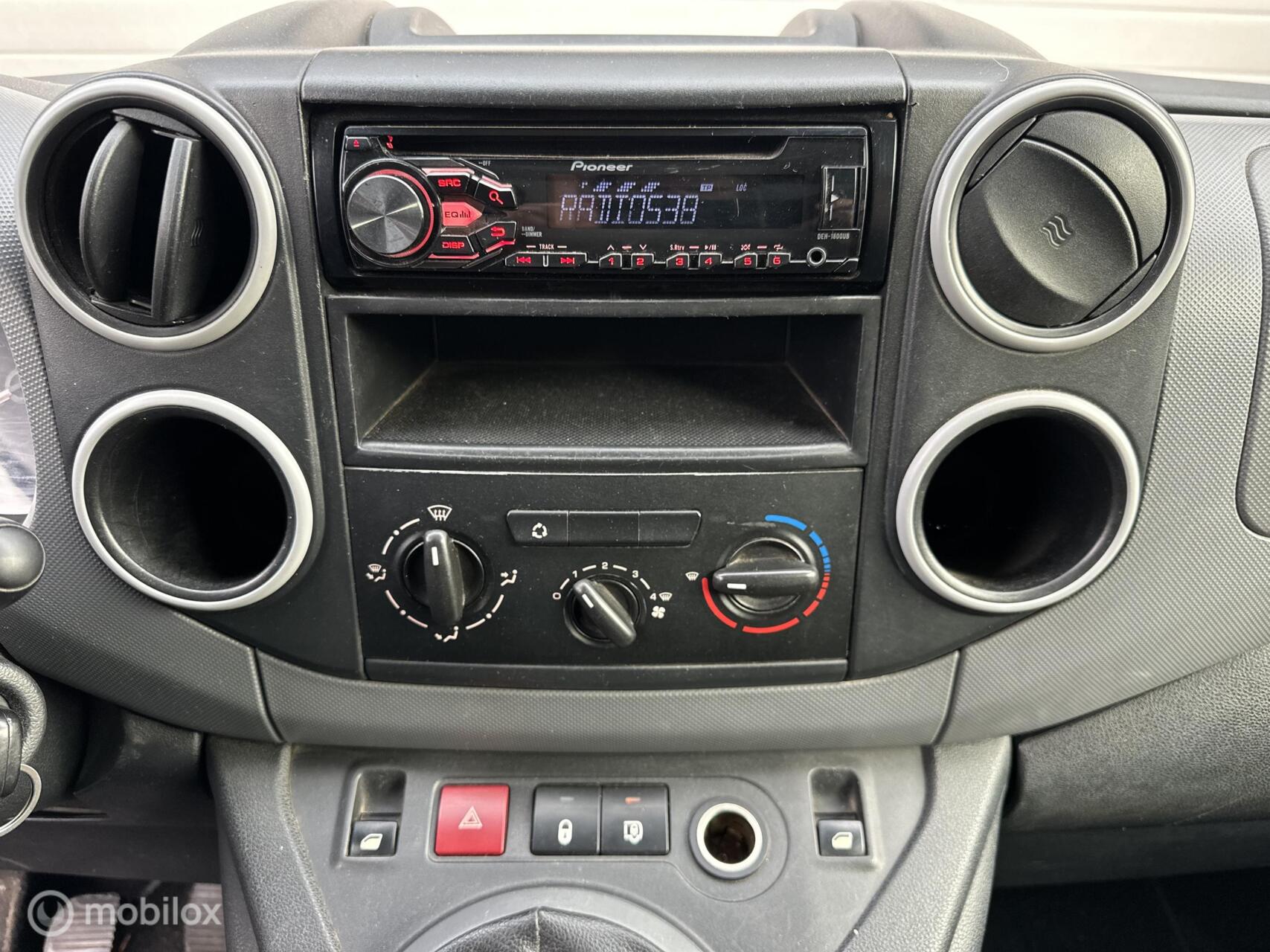 Foto van Peugeot Partner