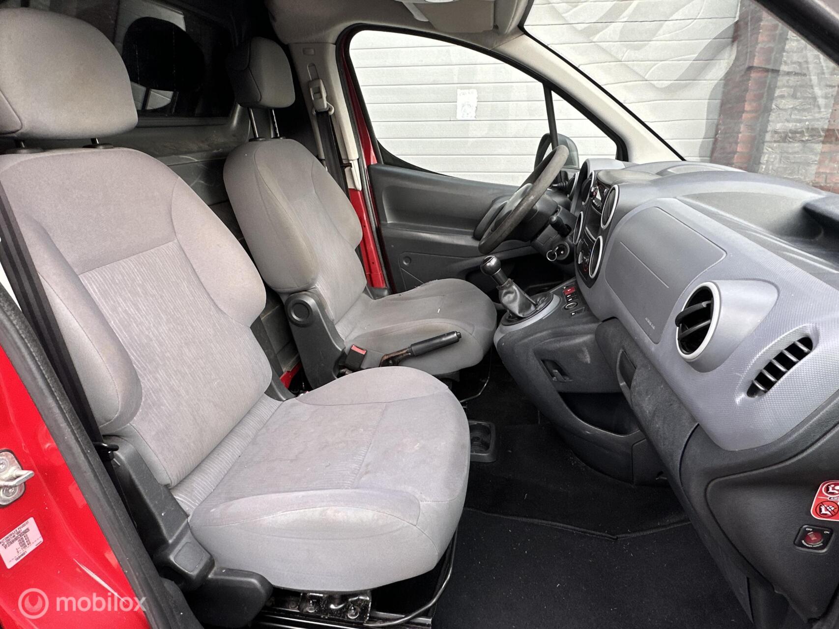 Foto van Peugeot Partner