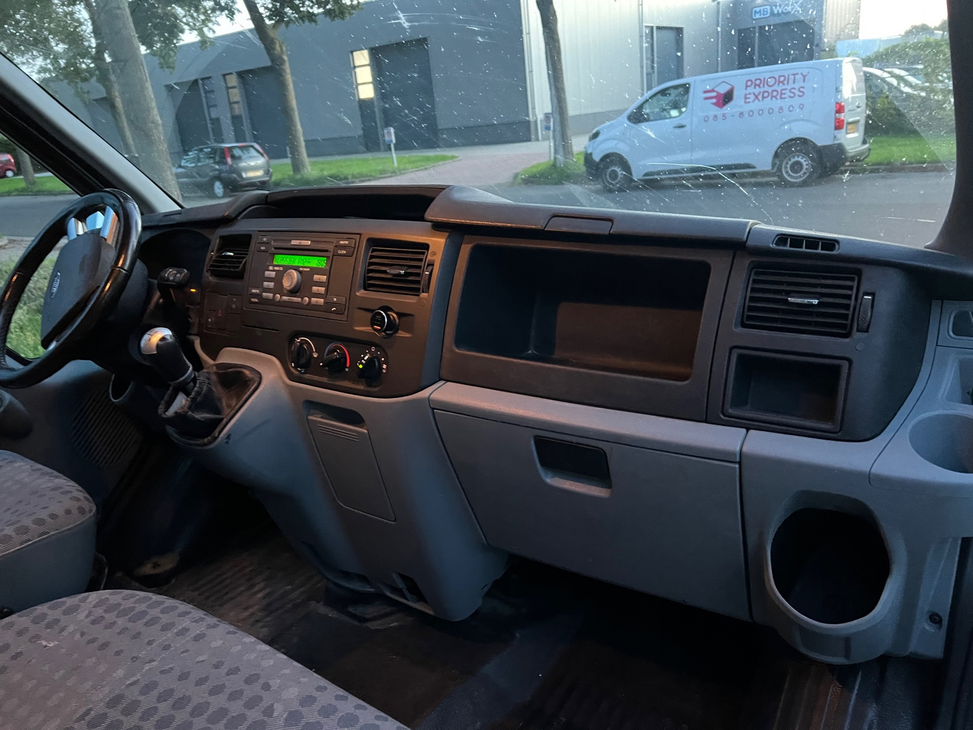 Foto van Ford Transit 260s Van 85dpf LR 4.23