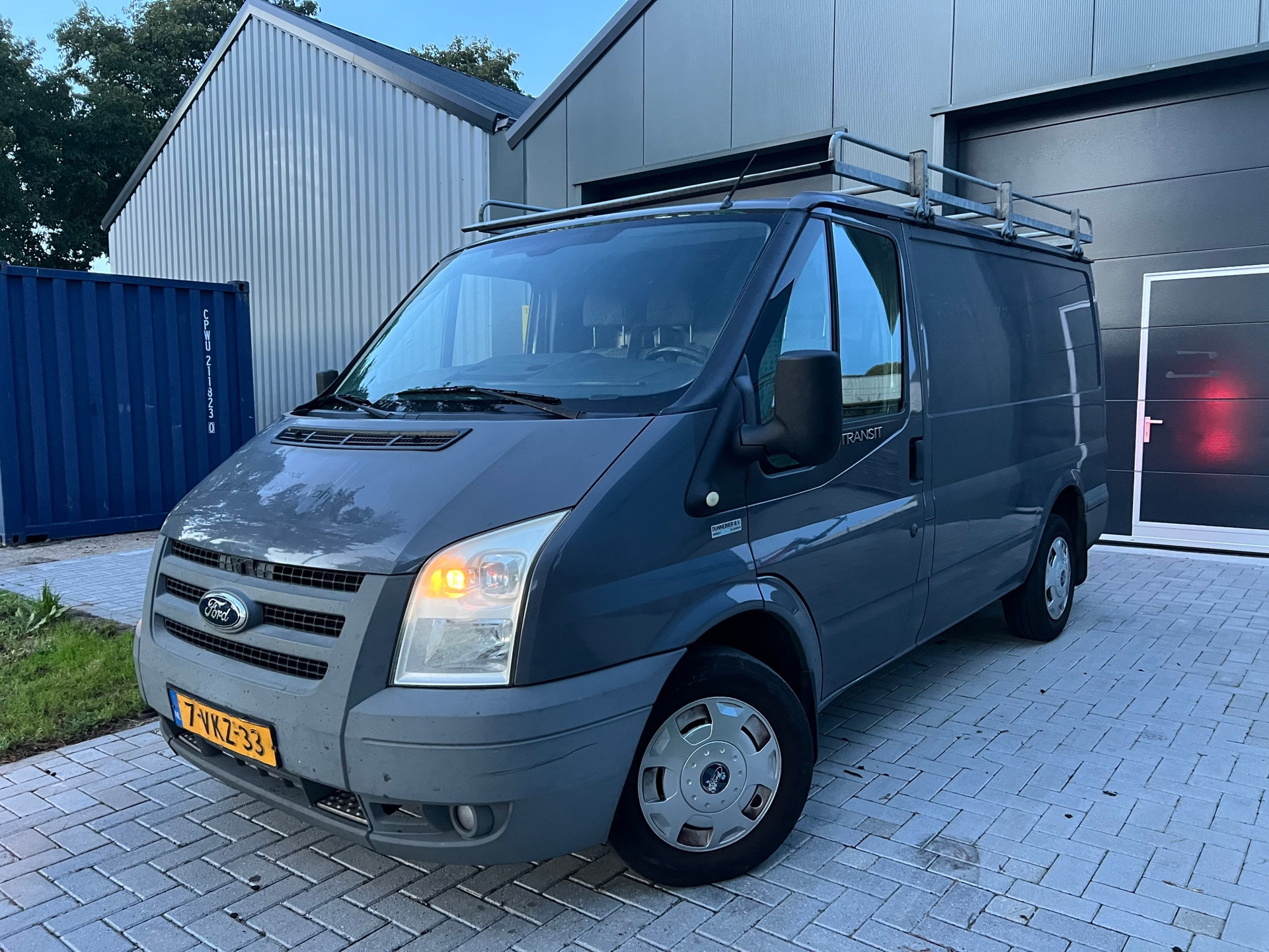 Ford Transit 260s Van 85dpf LR 4.23 260S 2.2 TDCI Ambiente SHD AIRCO 2011 - voorkant