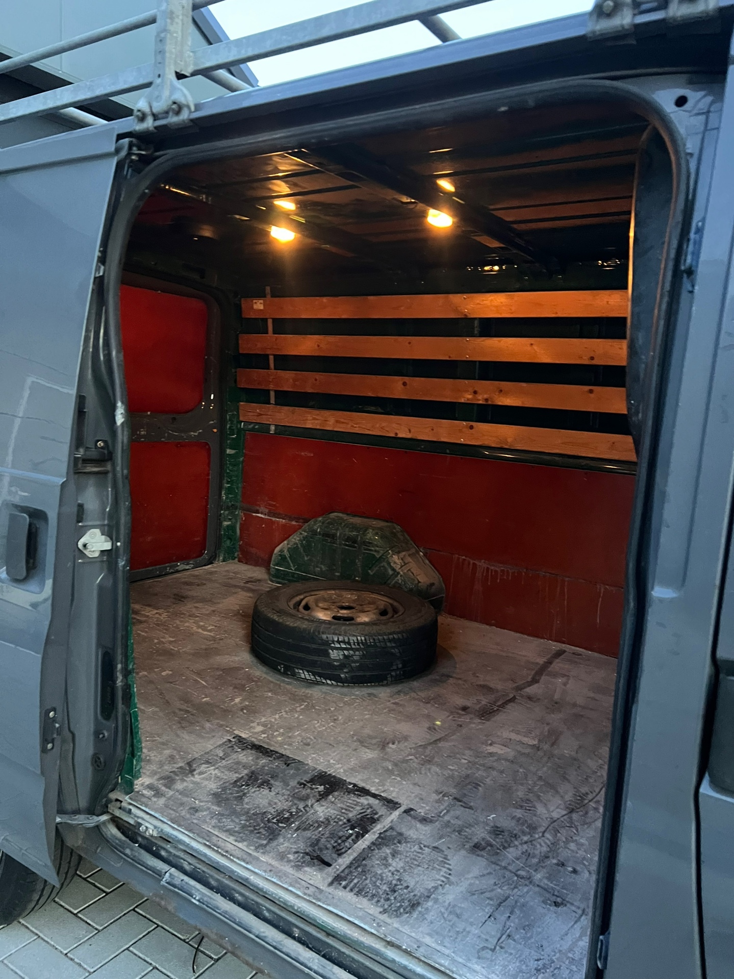 Foto van Ford Transit 260s Van 85dpf LR 4.23
