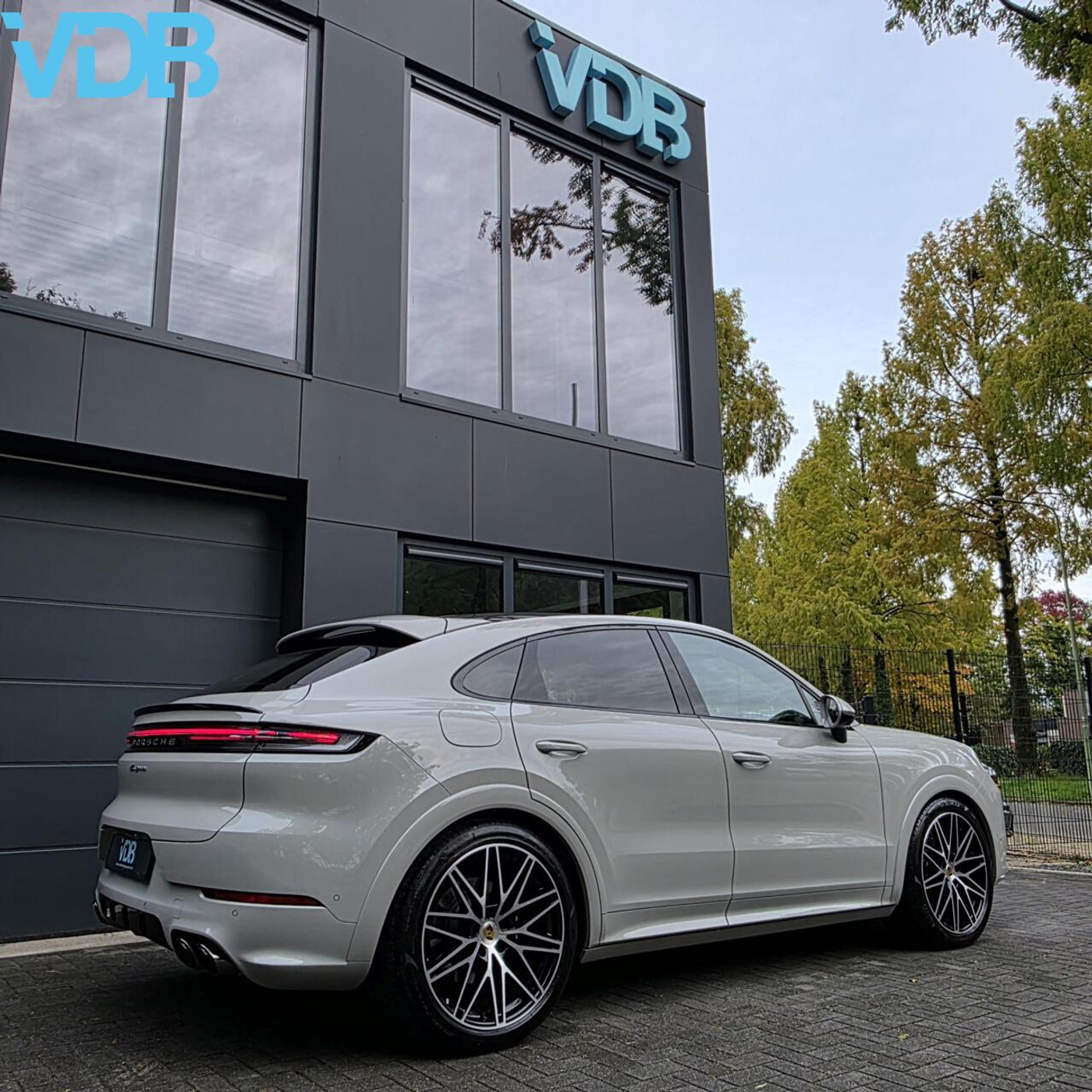 Foto van Porsche Cayenne E-hybrid