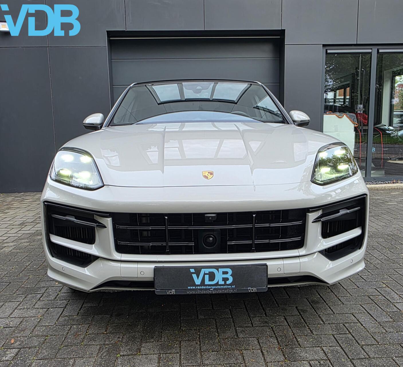 Foto van Porsche Cayenne E-hybrid